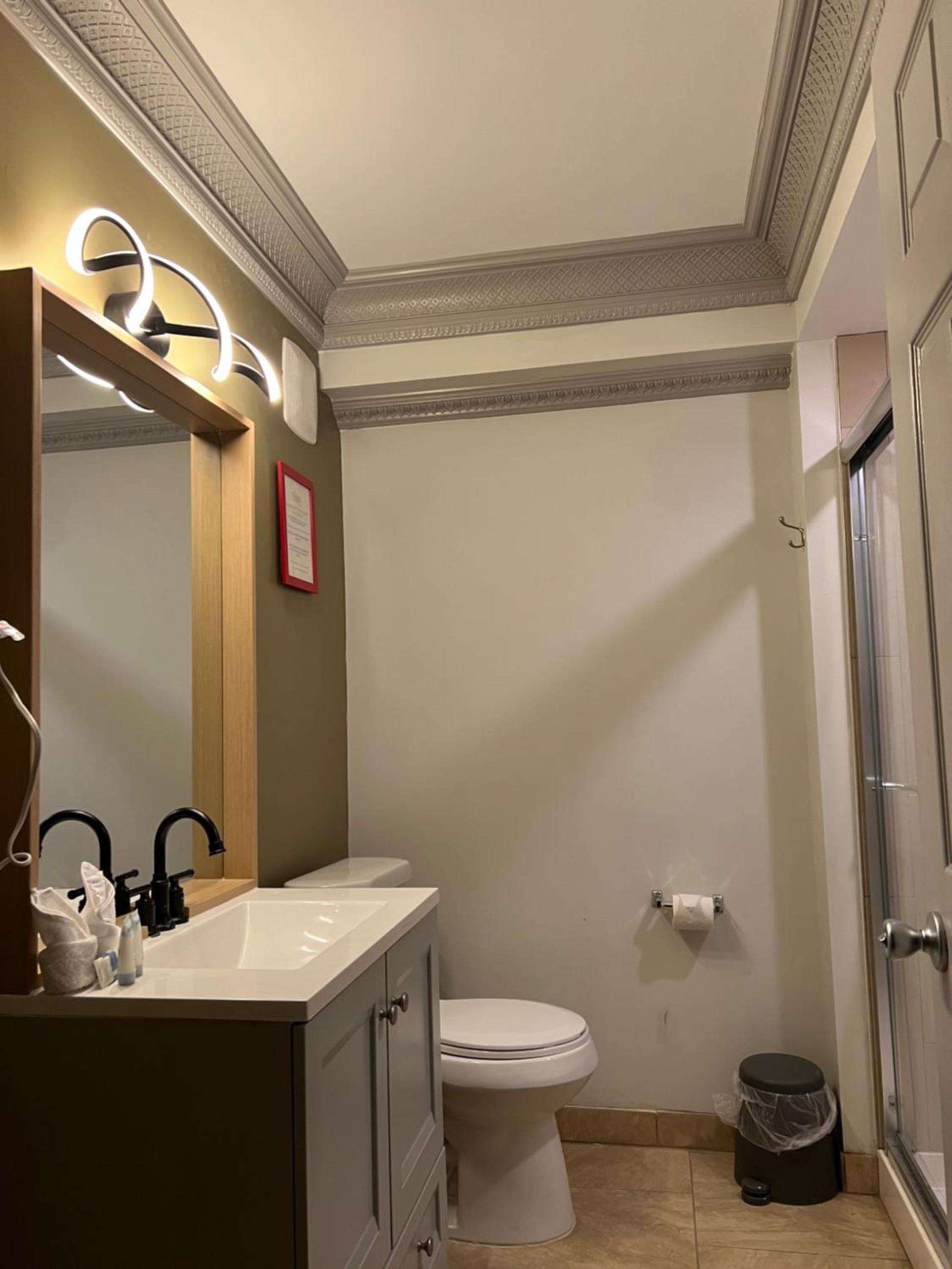 Chateau Suites photo 18