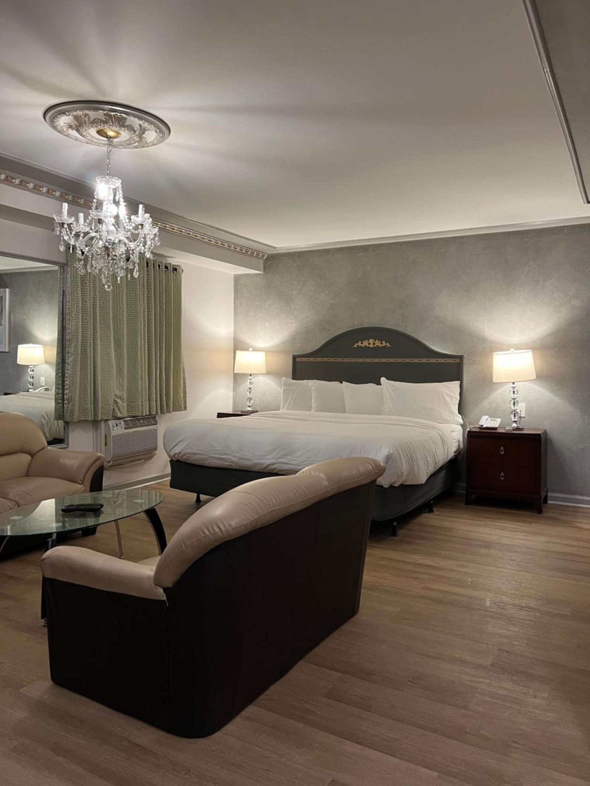 Chateau Suites photo 17