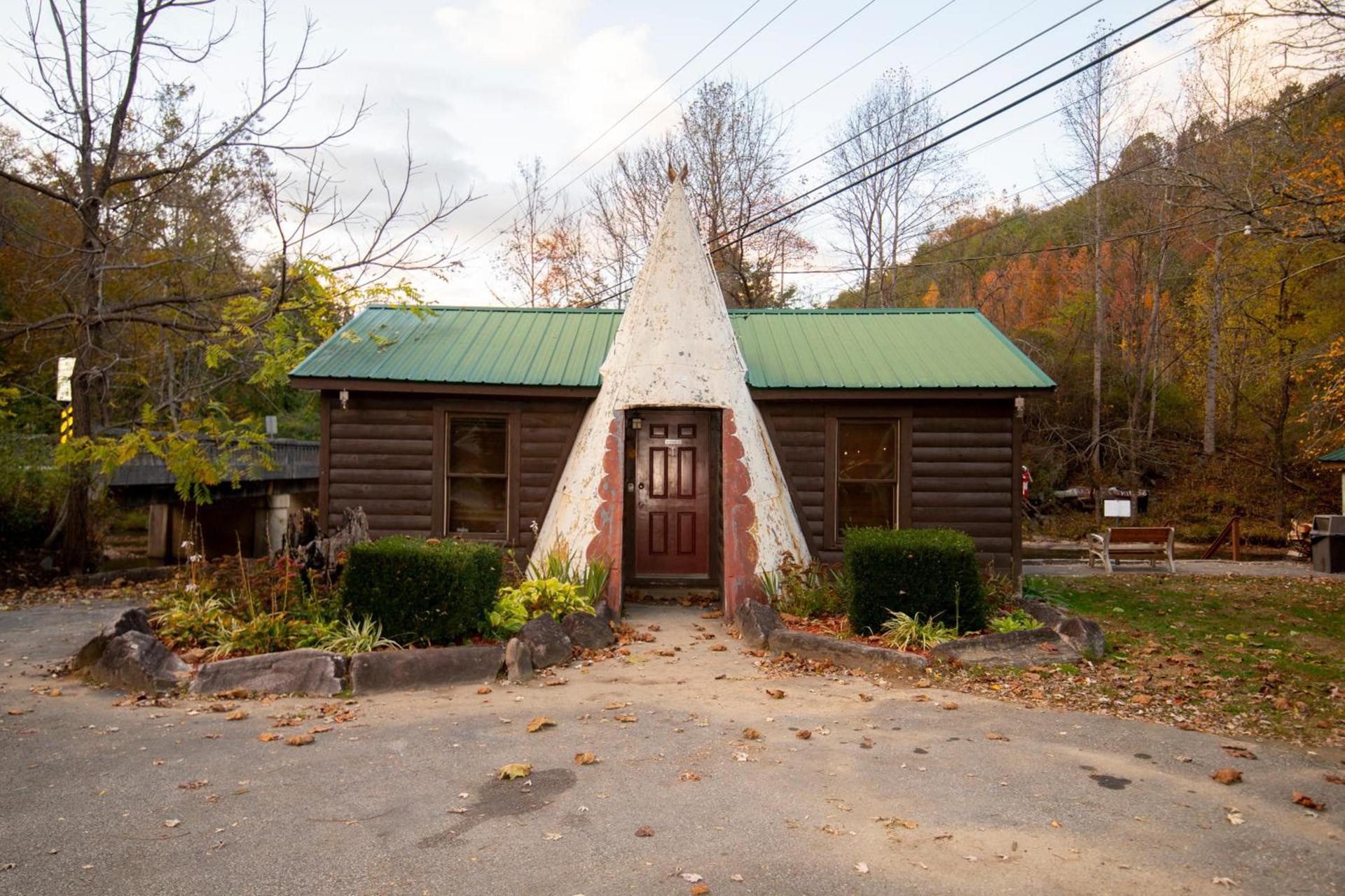 Qualla Cabins and Motel Cherokee near Casino photo 2
