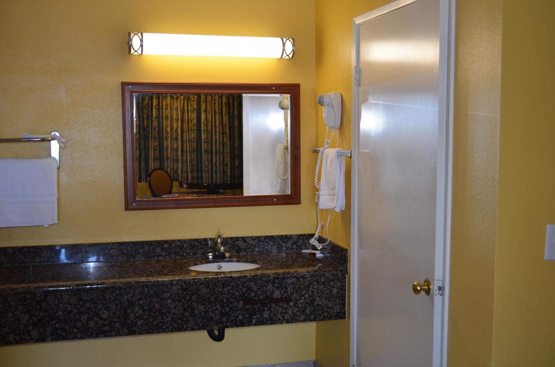 Cloud 9 Inn LAX photo 5