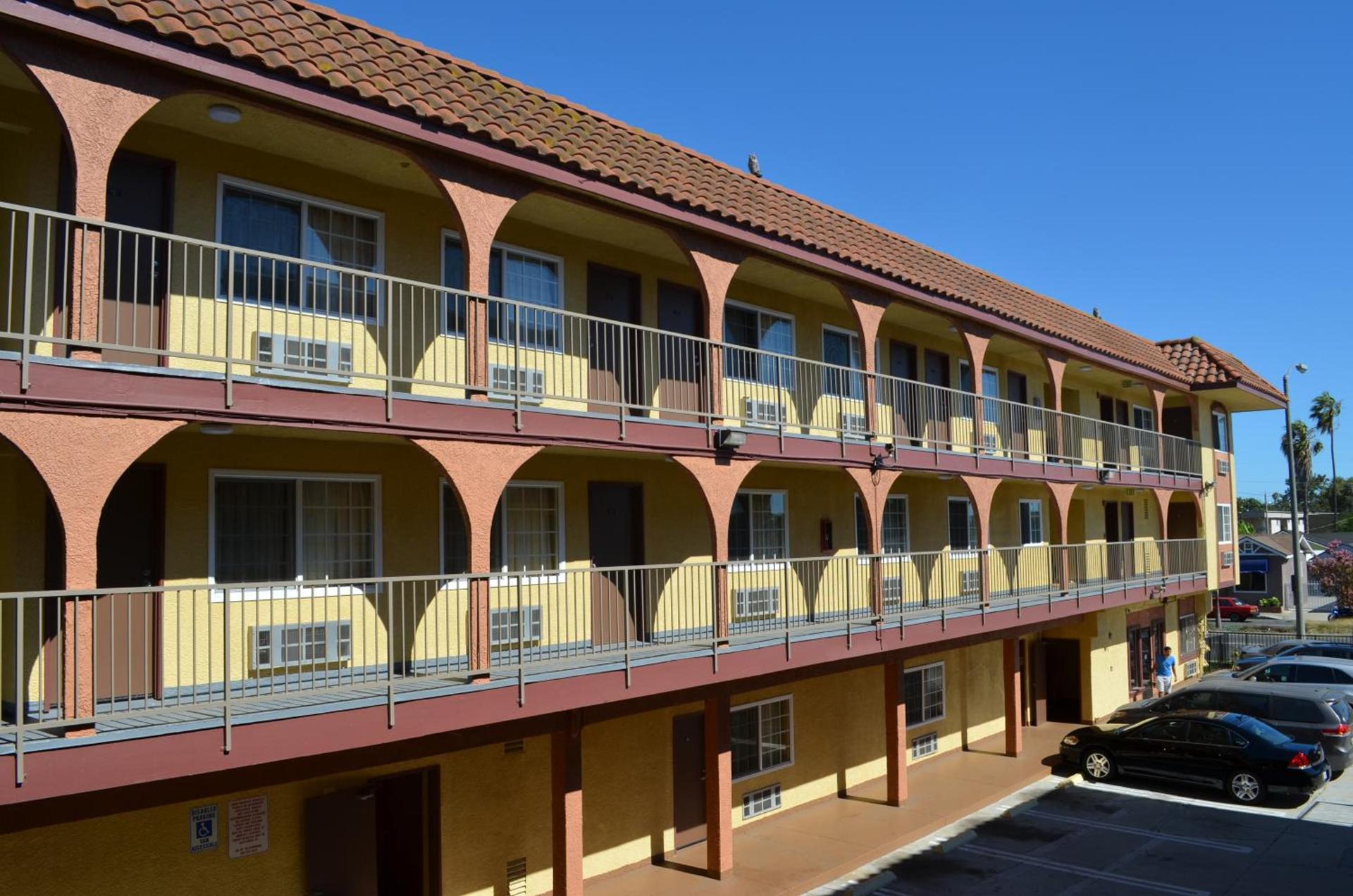 Cloud 9 Inn LAX photo 4