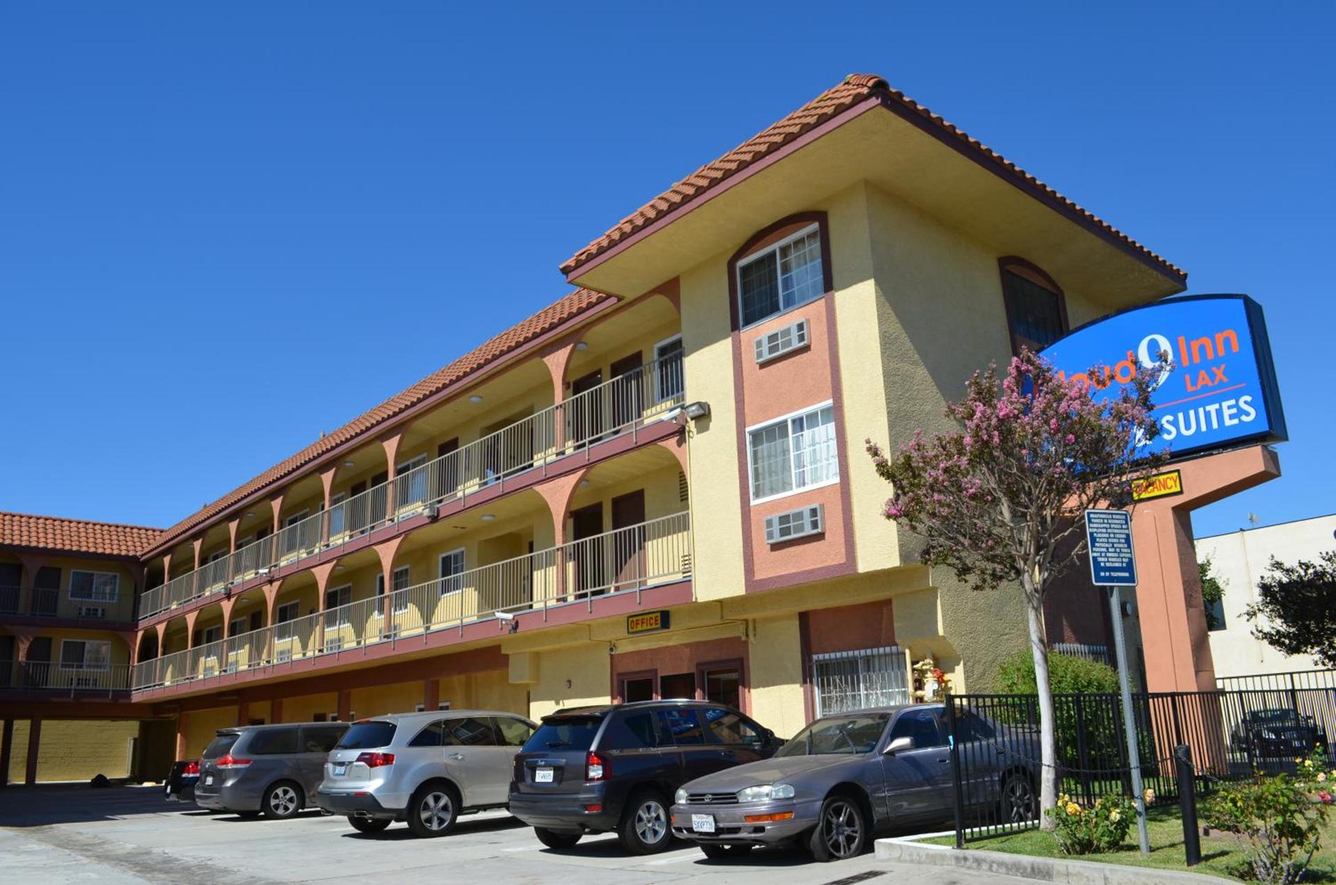 Cloud 9 Inn LAX photo 3