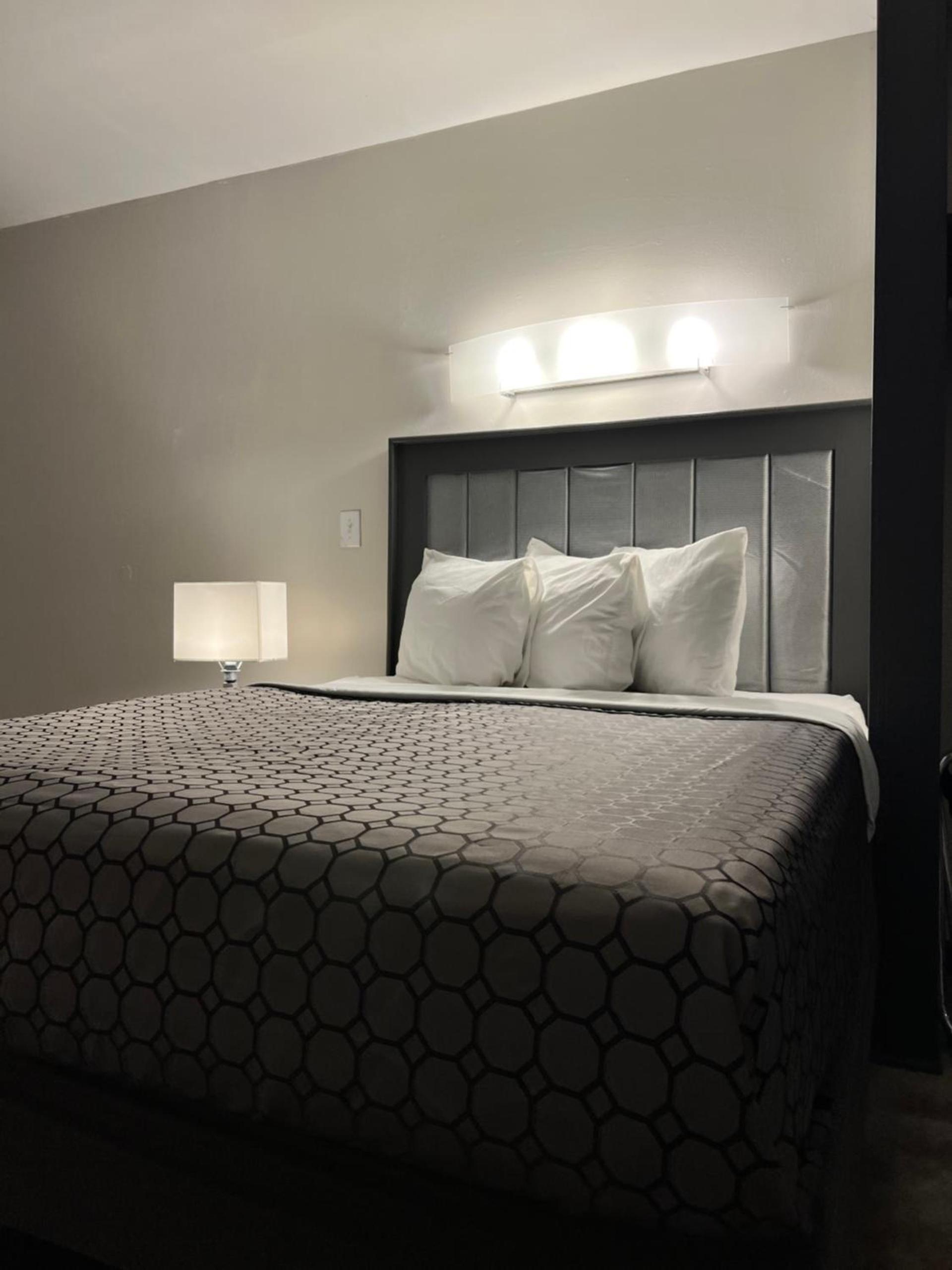 Chateau Suites photo 32