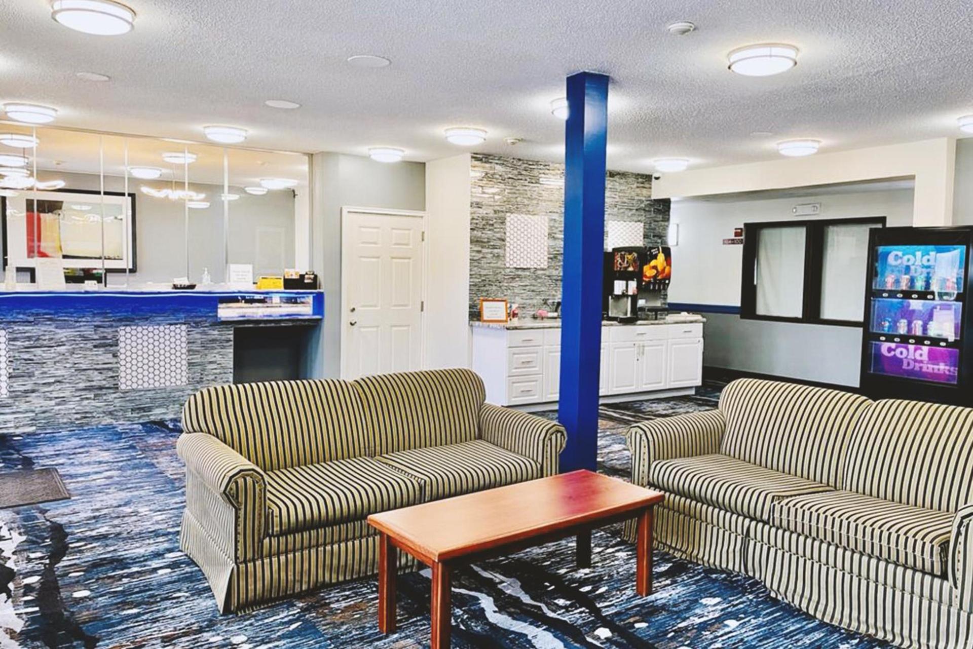 Coratel Inn & Suites by Jasper Northfield photo 2