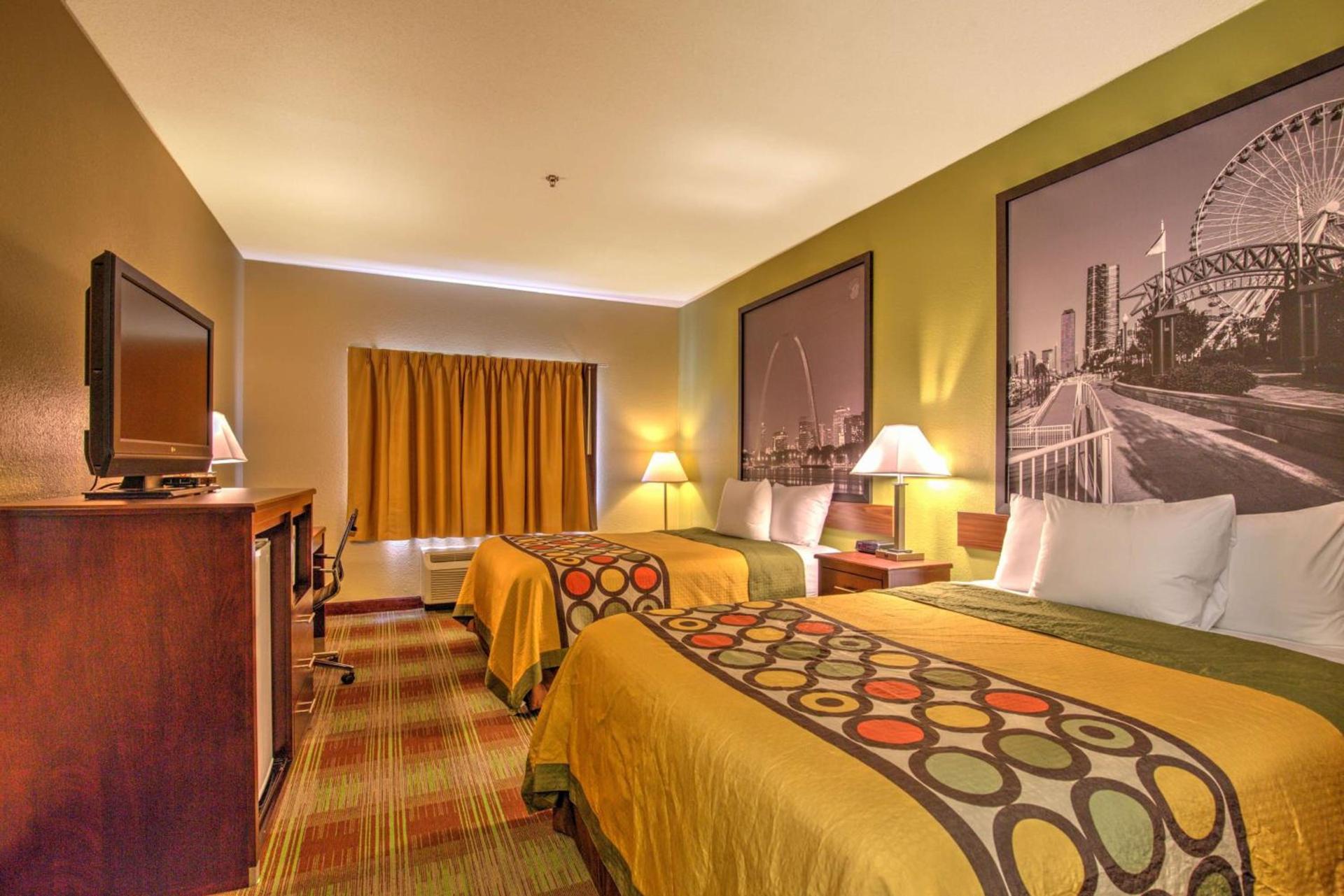 Super 8 by Wyndham Waterloo photo 10