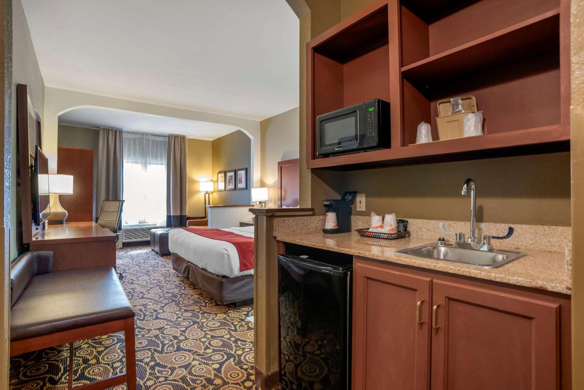 Comfort Suites Daphne - Mobile East Bay photo 6