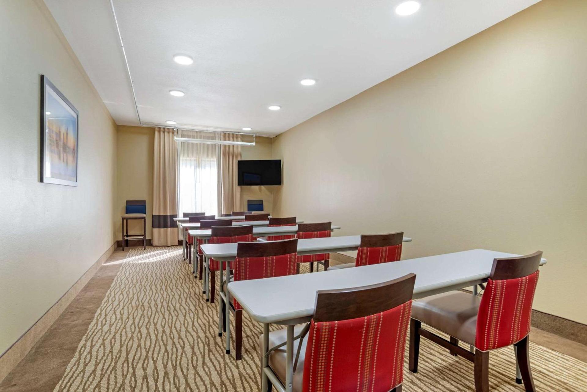 Comfort Suites Daphne - Mobile East Bay photo 24