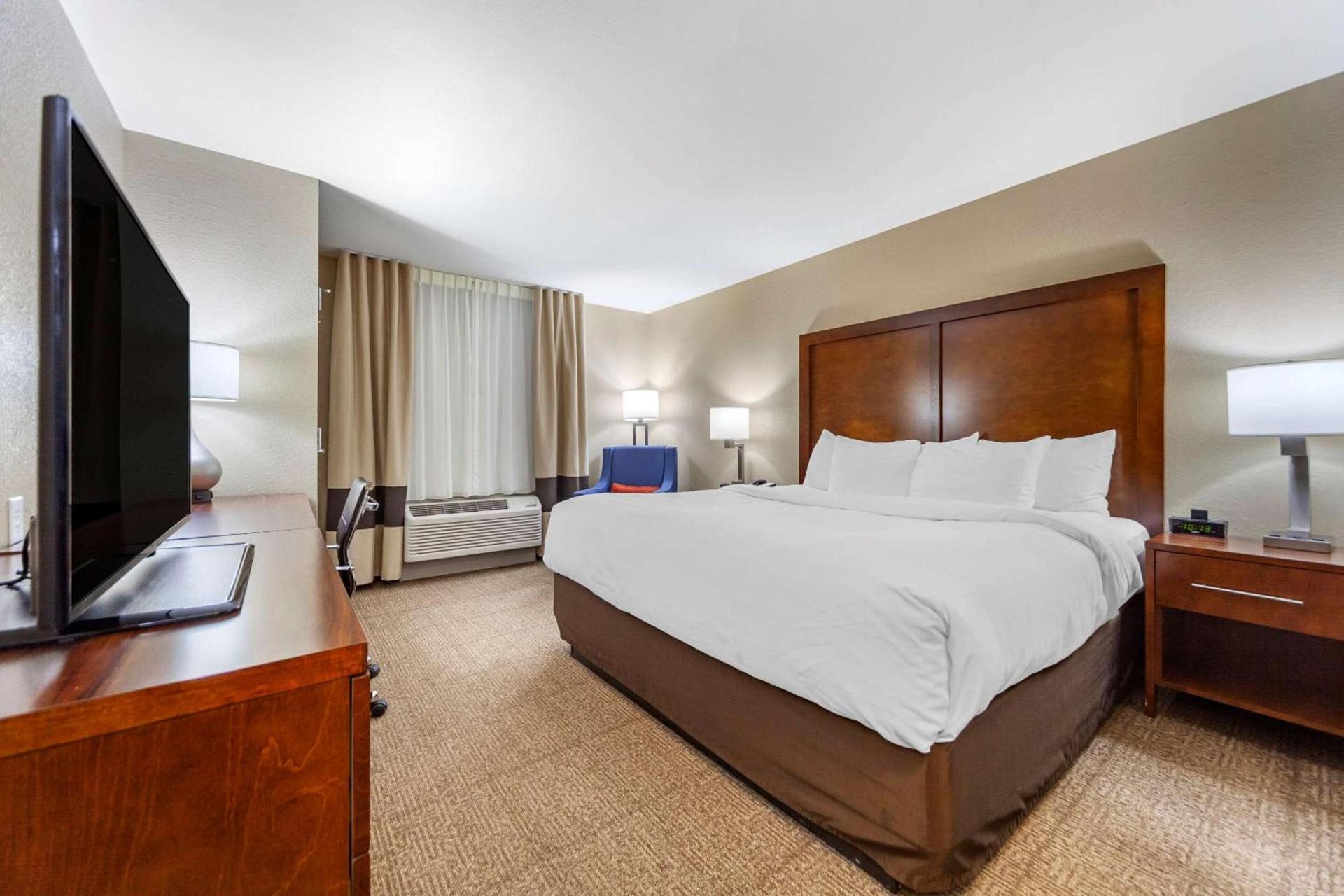 Comfort Inn & Suites Sidney I-80 photo 12