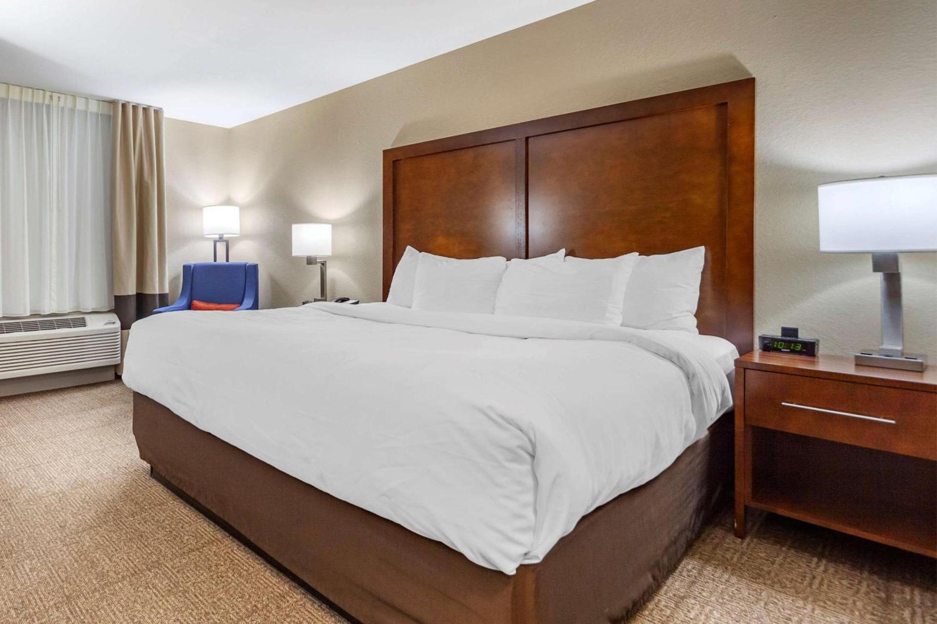 Comfort Inn & Suites Sidney I-80 photo 14