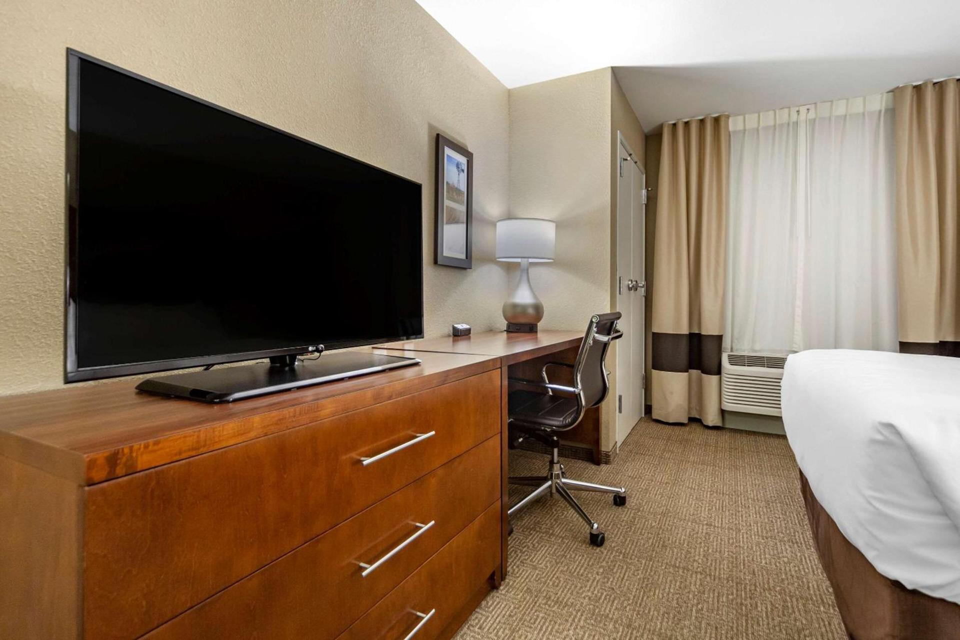 Comfort Inn & Suites Sidney I-80 photo 17