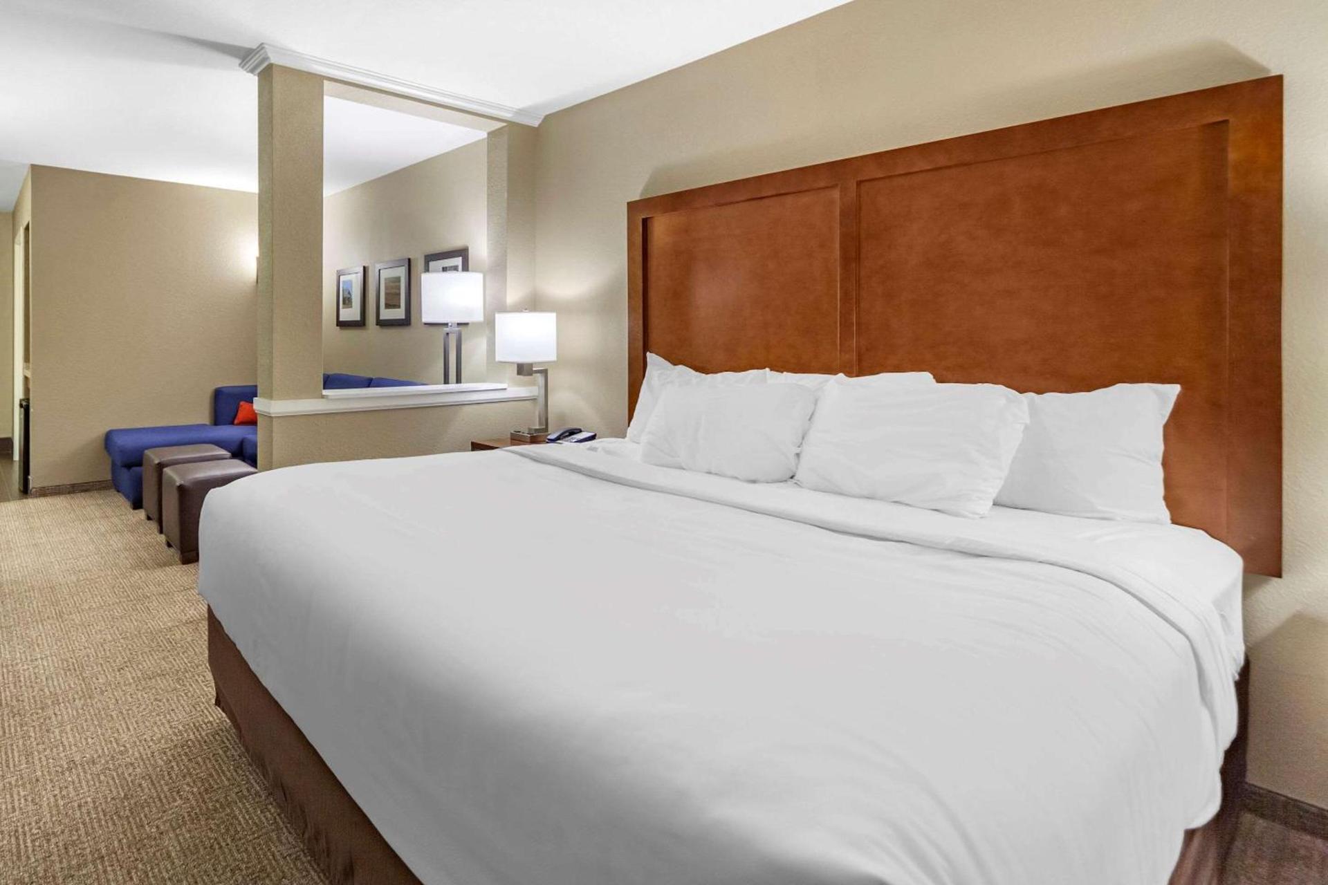 Comfort Inn & Suites Sidney I-80 photo 22
