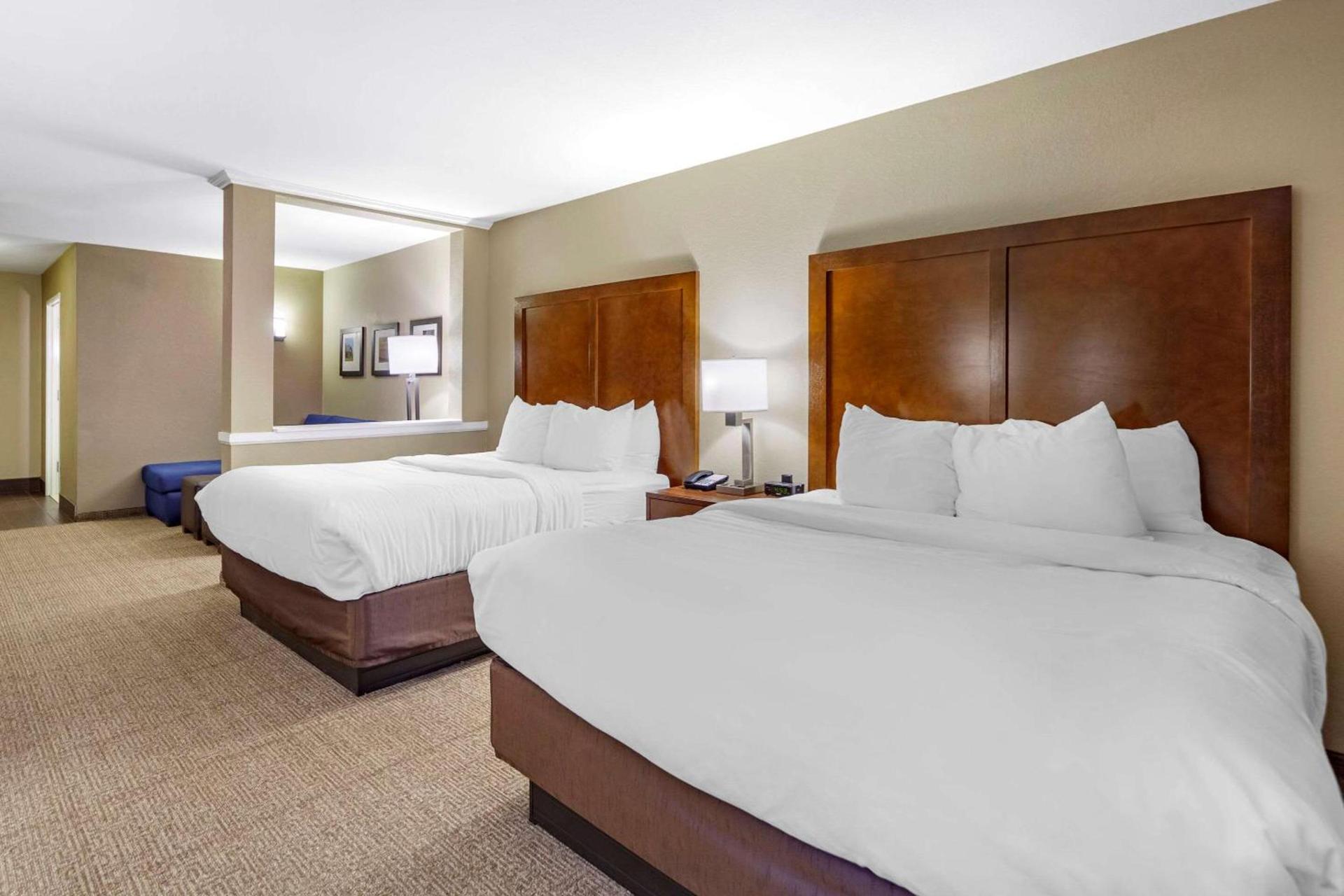 Comfort Inn & Suites Sidney I-80 photo 26