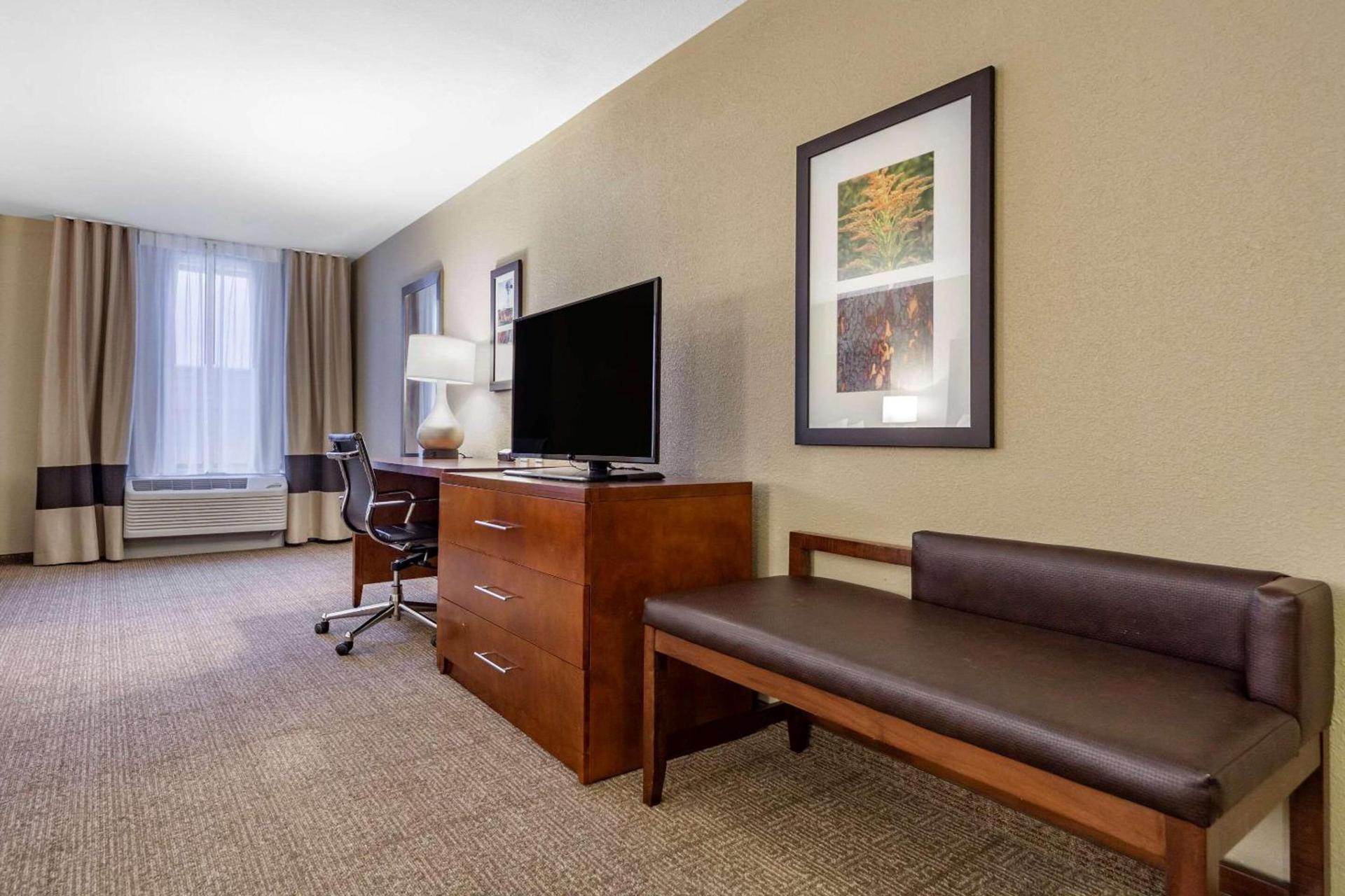 Comfort Inn & Suites Sidney I-80 photo 25