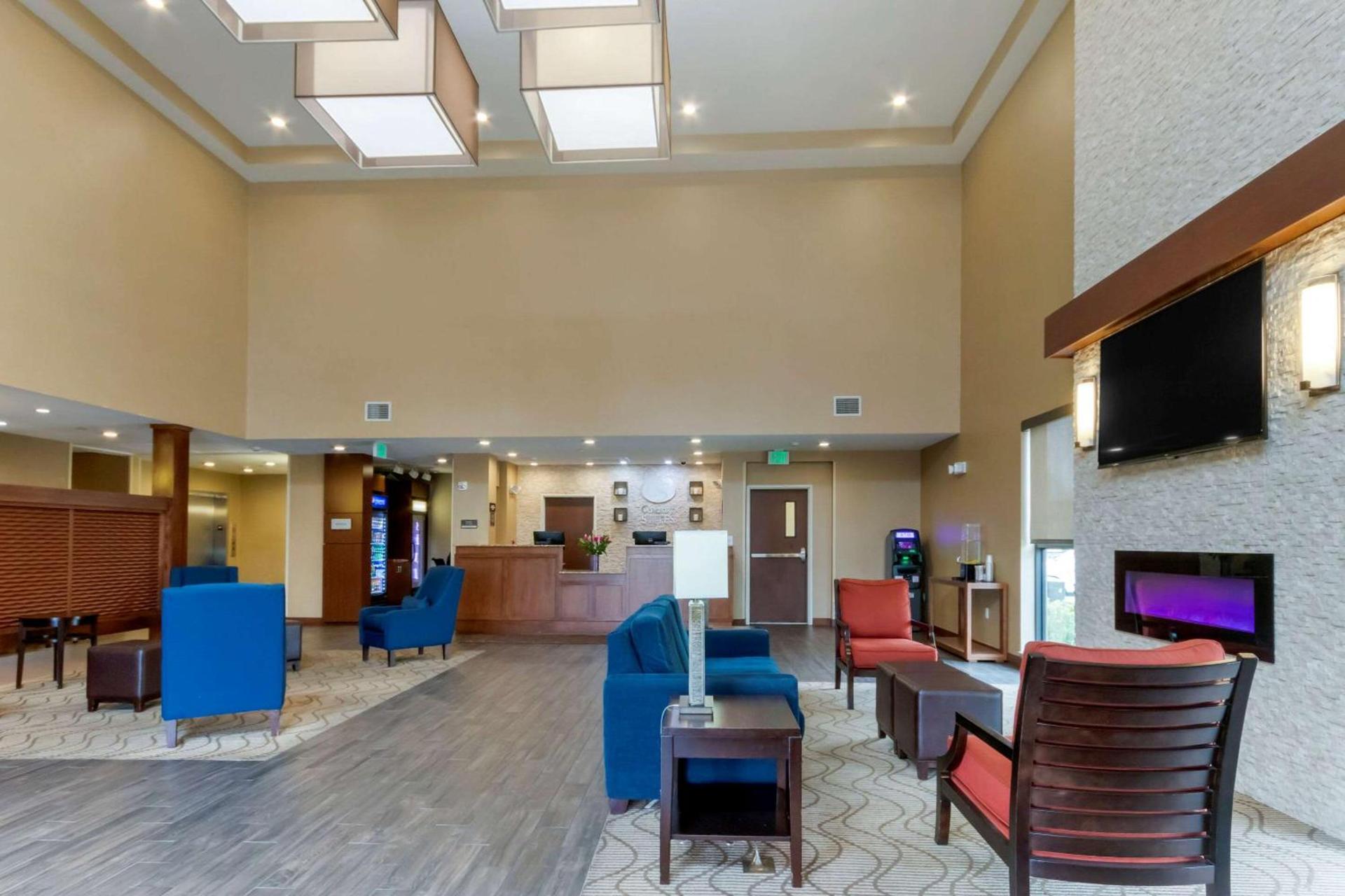 Comfort Suites Billings photo 4