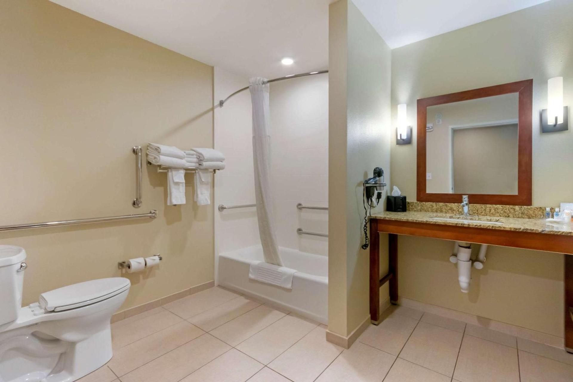 Comfort Suites Billings photo 7