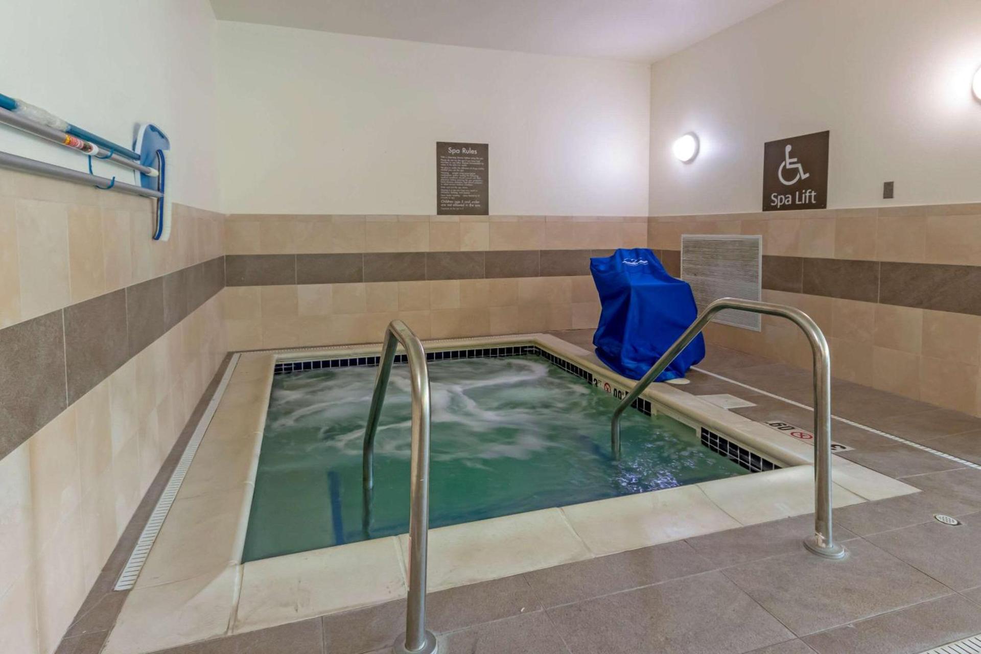 Comfort Suites Billings photo 25
