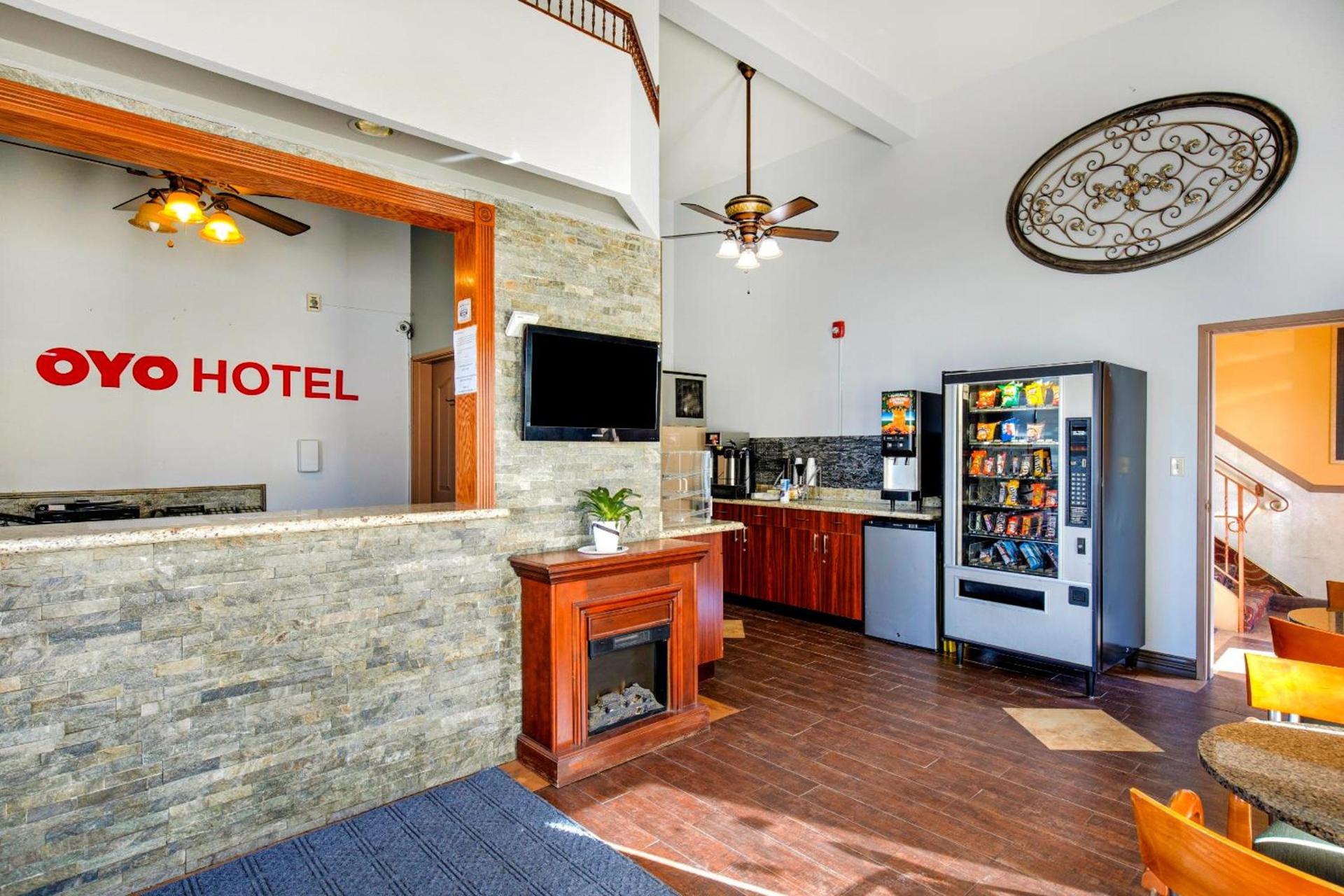 OYO Hotel Castle Rock CO Downtown photo 4