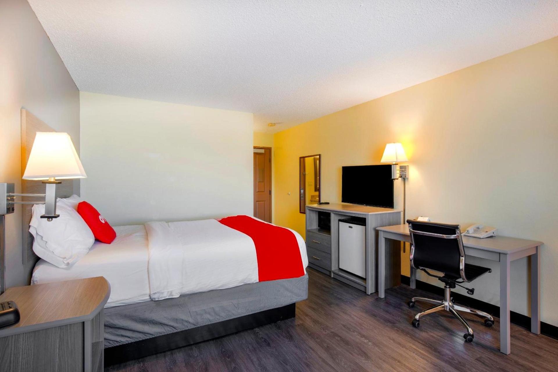 OYO Hotel Castle Rock CO Downtown photo 14