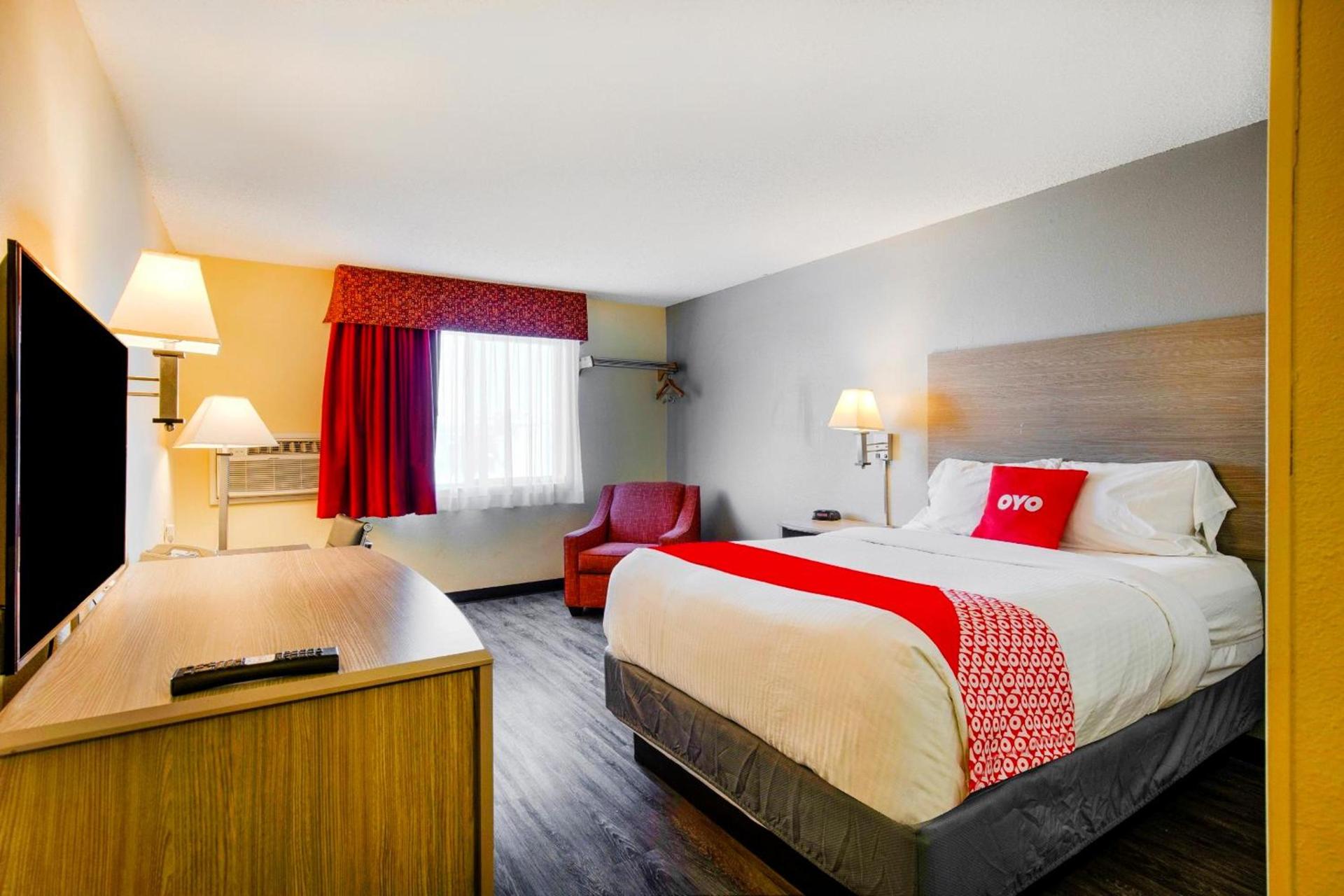 OYO Hotel Castle Rock CO Downtown photo 18