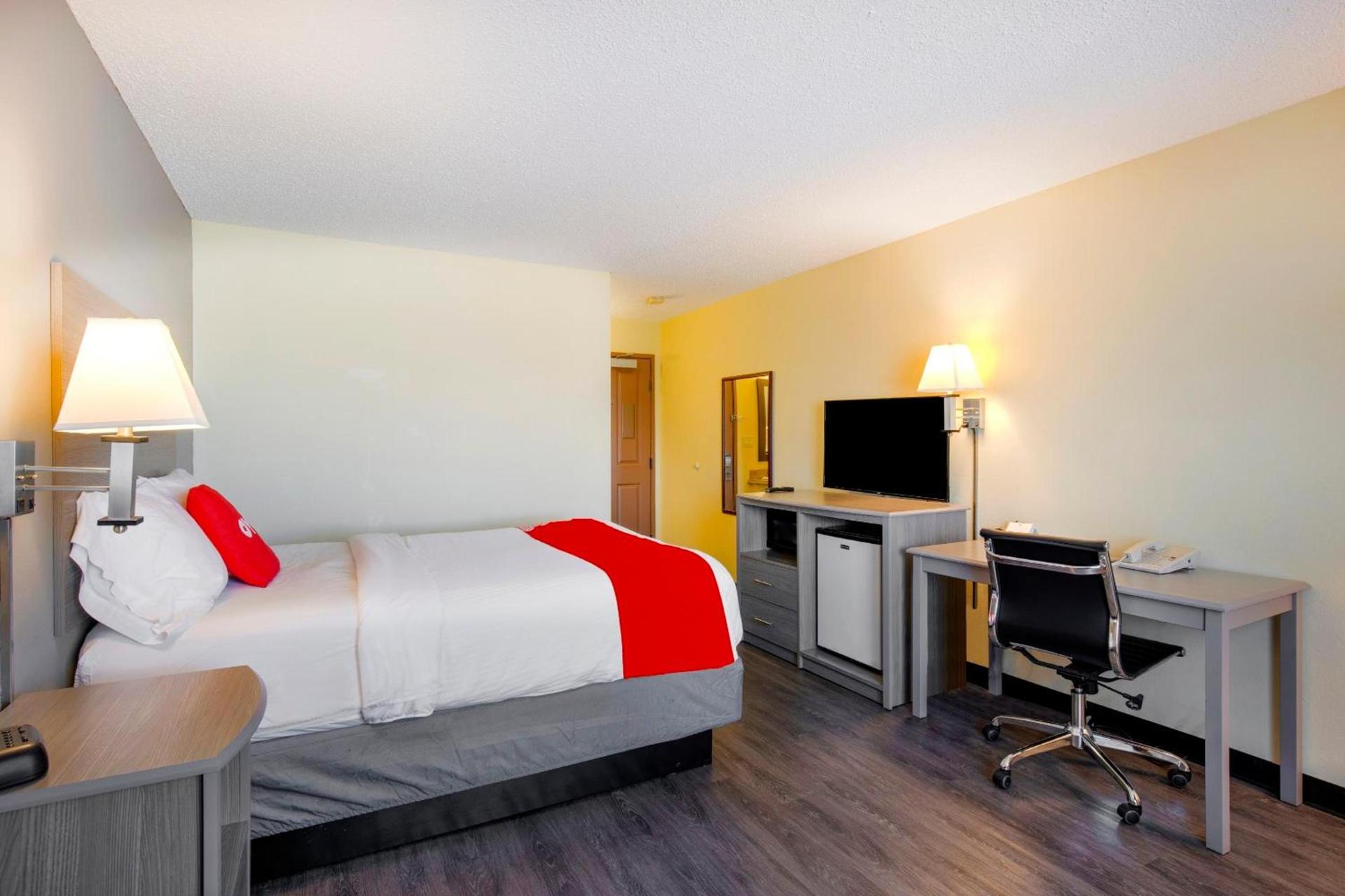 OYO Hotel Castle Rock CO Downtown photo 25