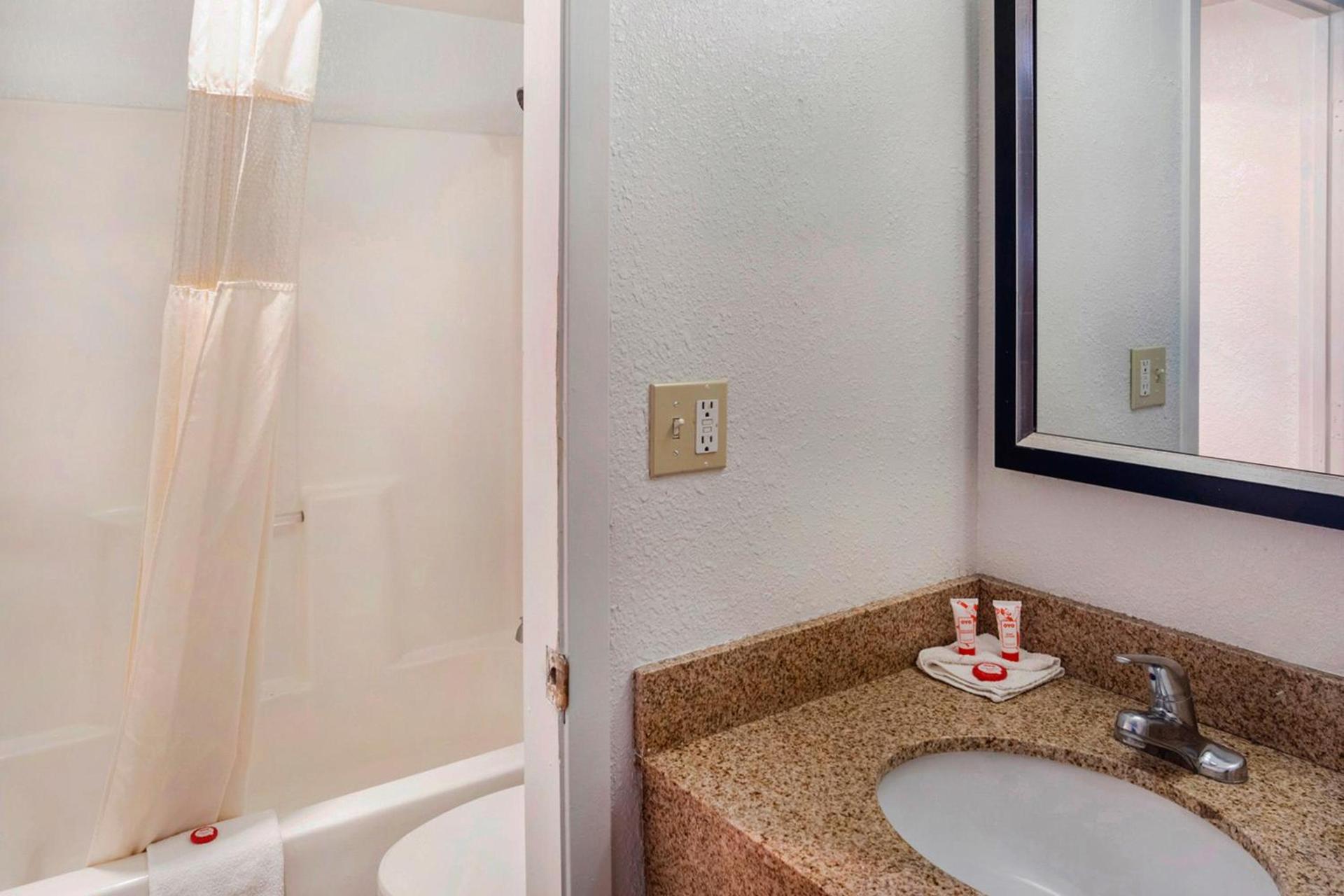 Travelodge By Wyndham Dodge City KS photo 24