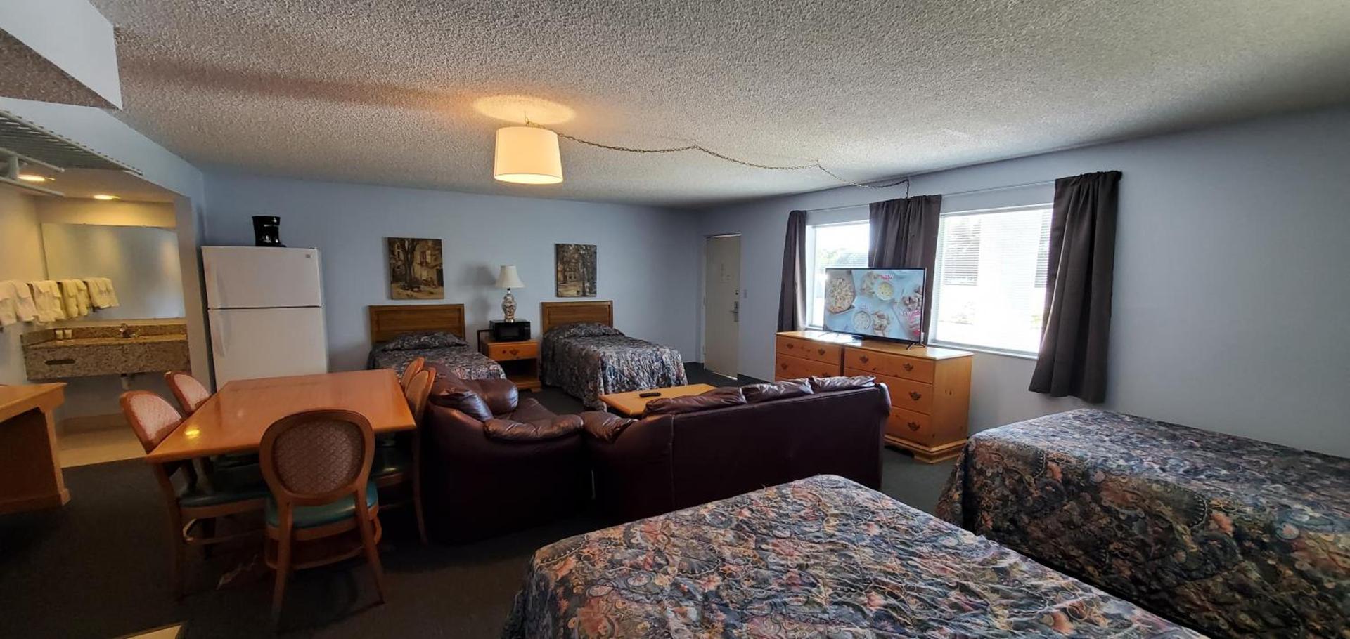 Lakeview Inn & Suites Okeechobee photo 21