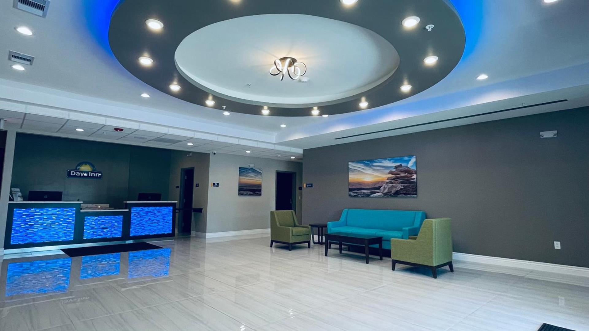 Days Inn & Suites by Wyndham Tomball Houston NW photo 43