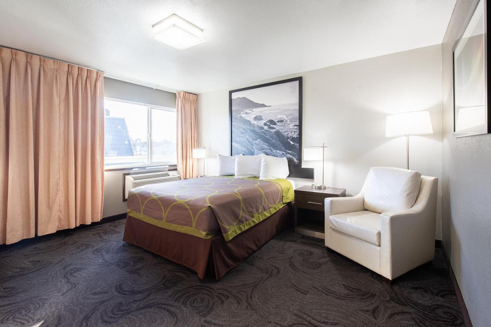 Super 8 by Wyndham Eureka photo 43