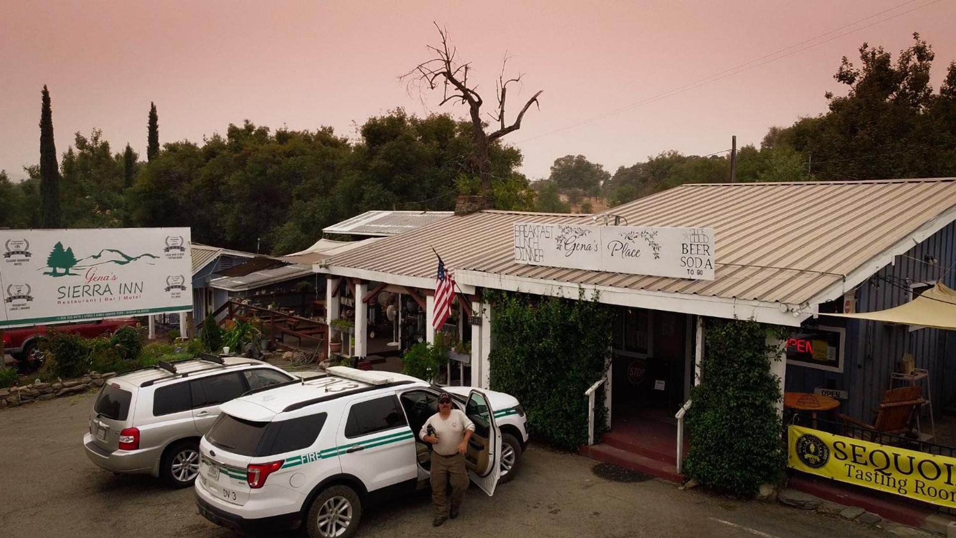 Genas's Sierra Inn & Restaurant photo 34