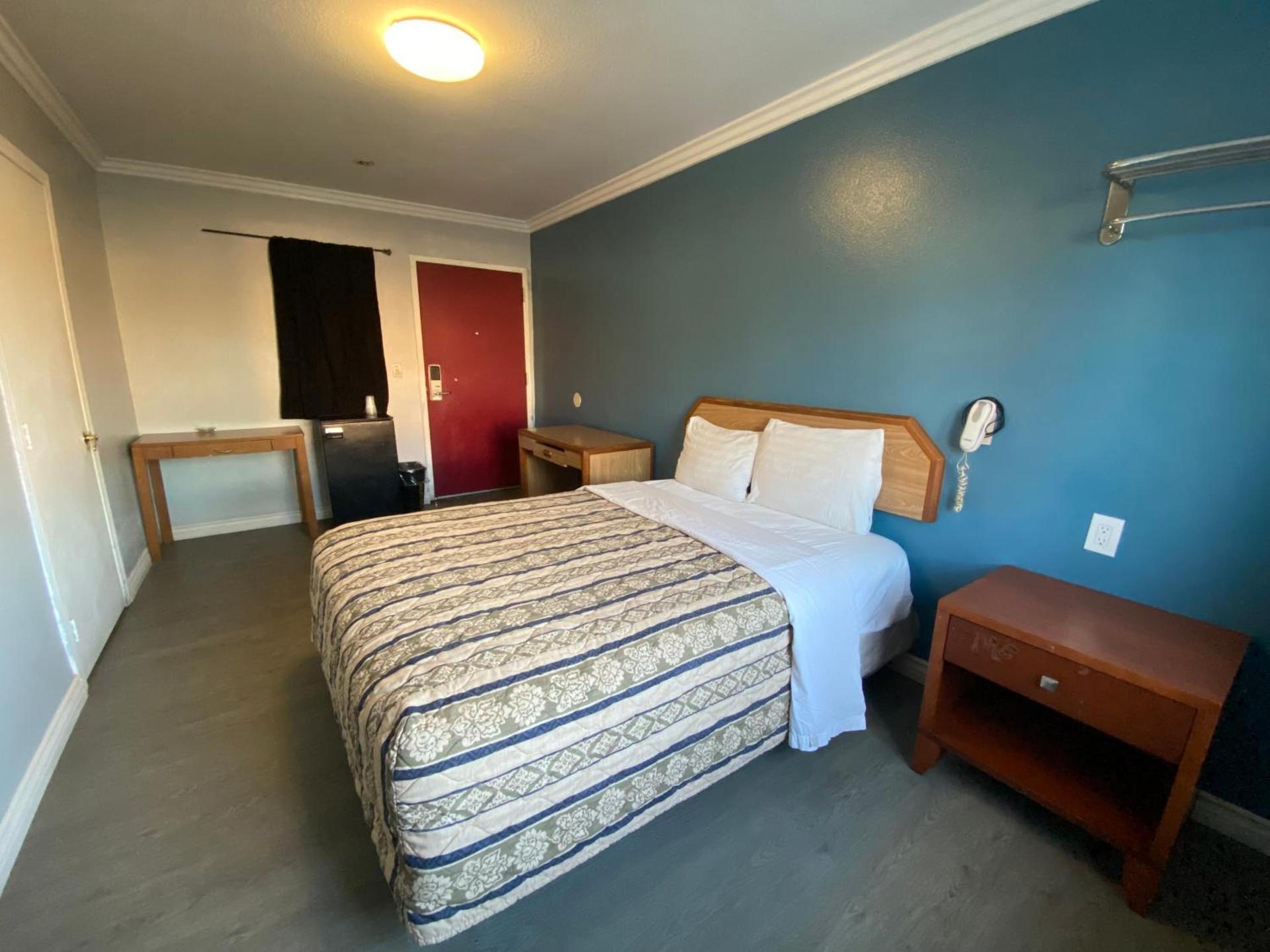 Sands Inn photo 15