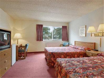Sunset Inn & Suites photo 3