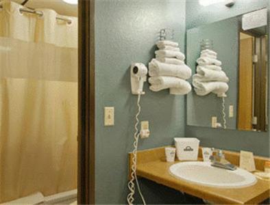 Sunset Inn & Suites photo 7