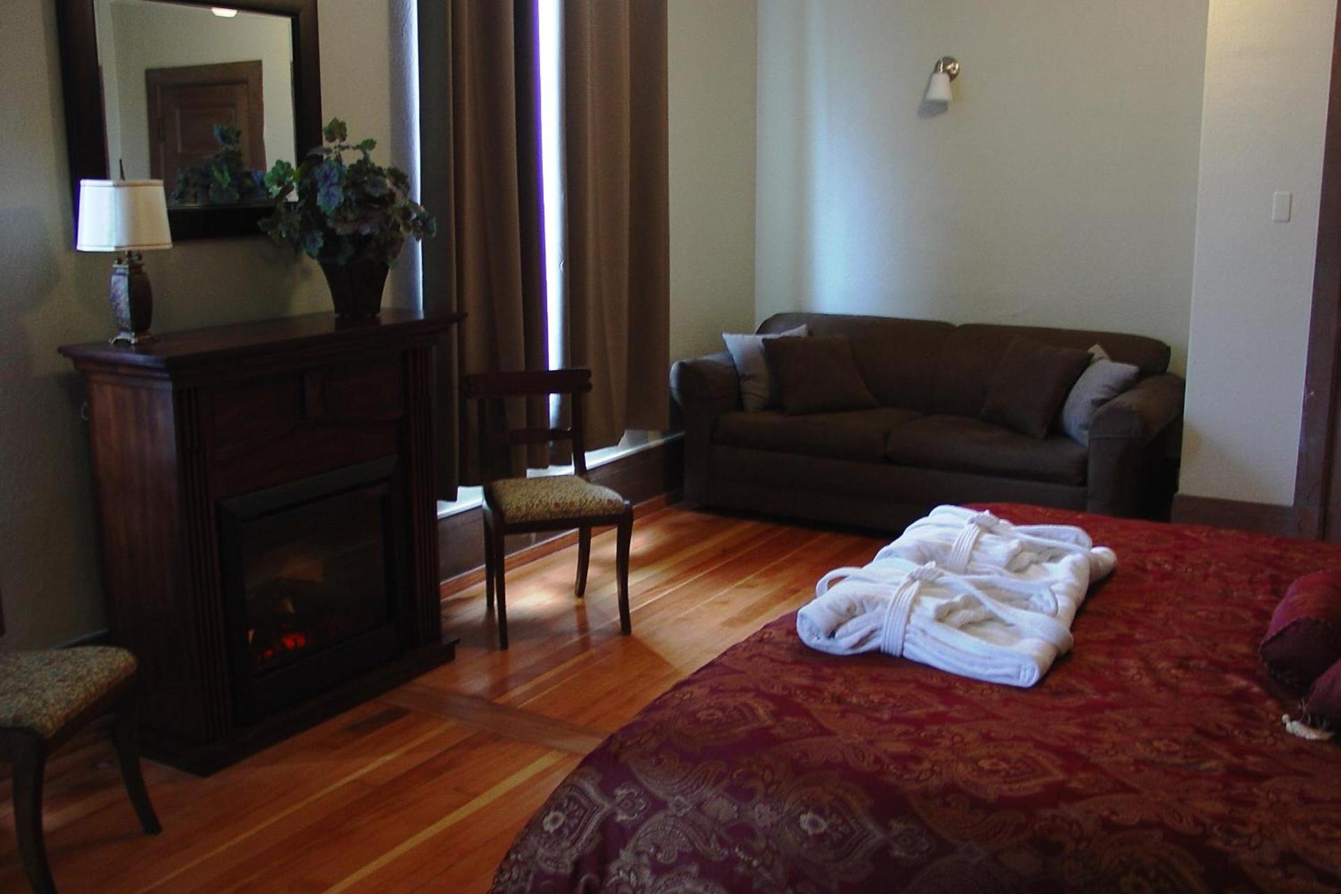 The Peak at Centralia Square - Self Check-In Hotel photo 33