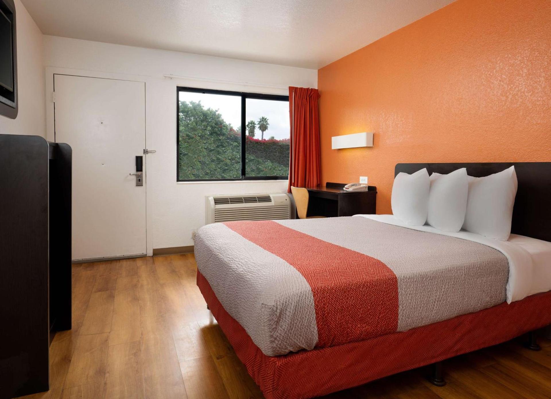 Motel 6-Camarillo, CA photo 8