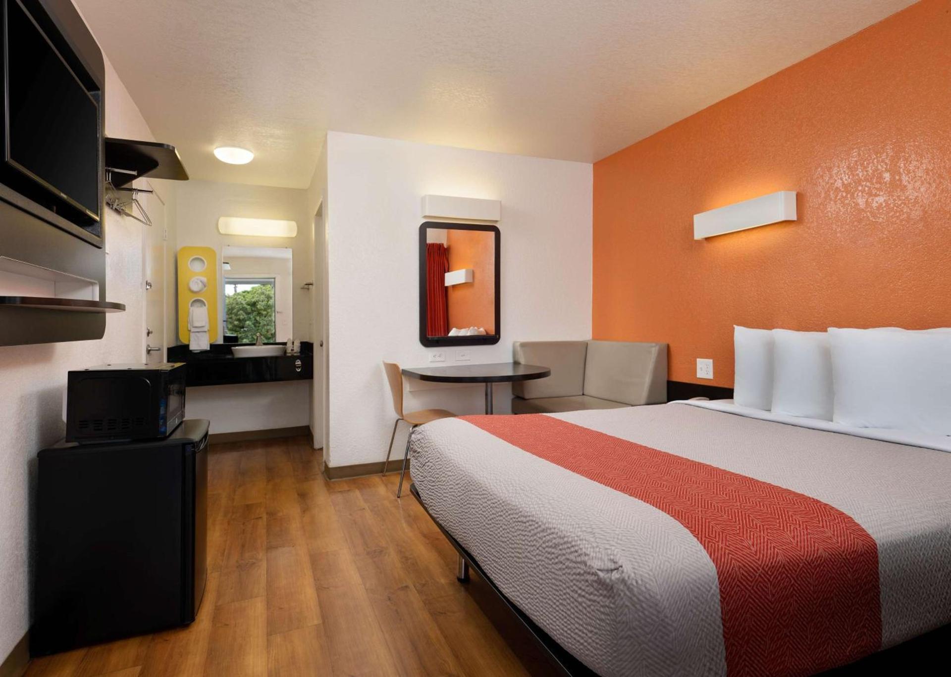 Motel 6-Camarillo, CA photo 13