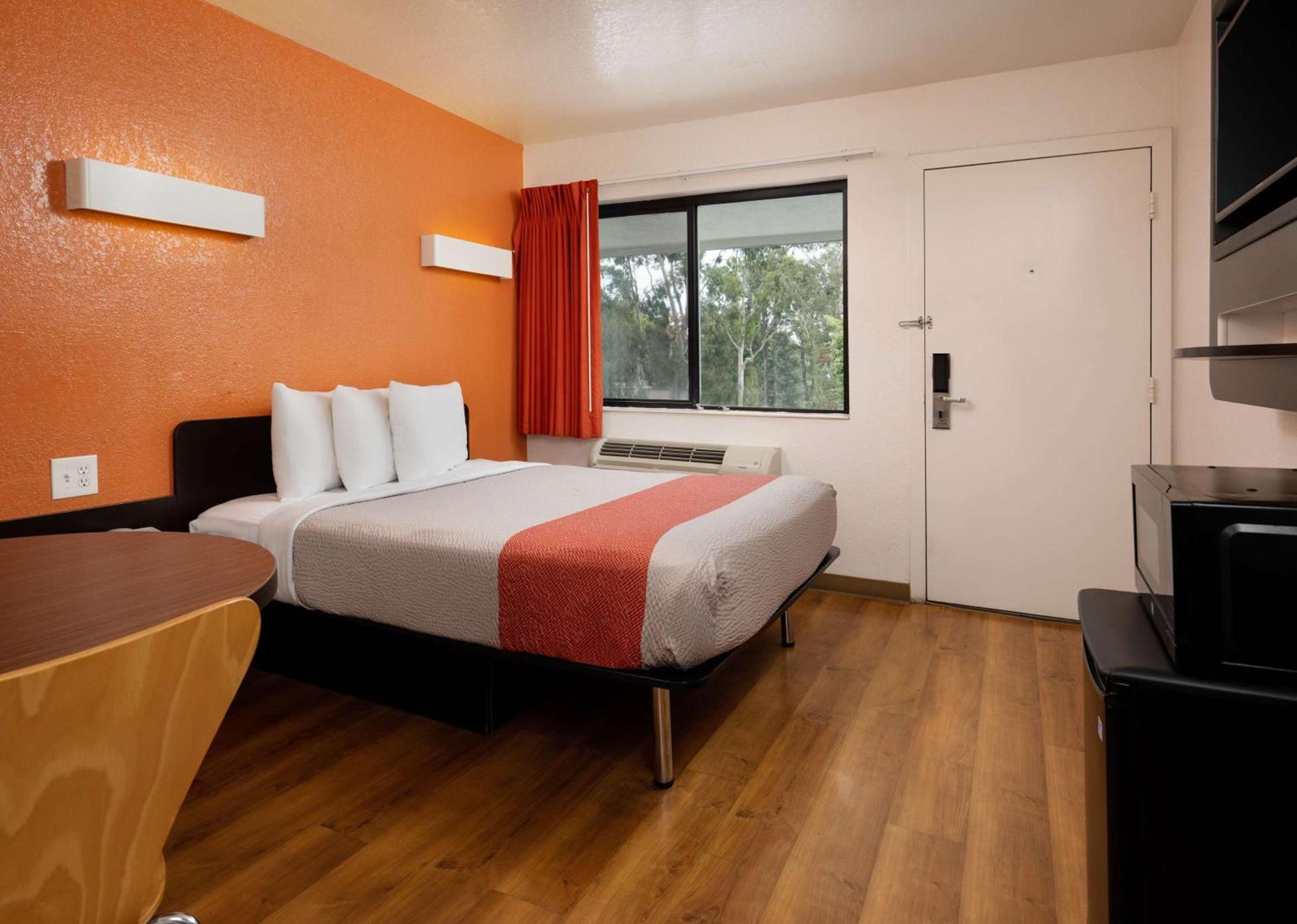 Motel 6-Camarillo, CA photo 14