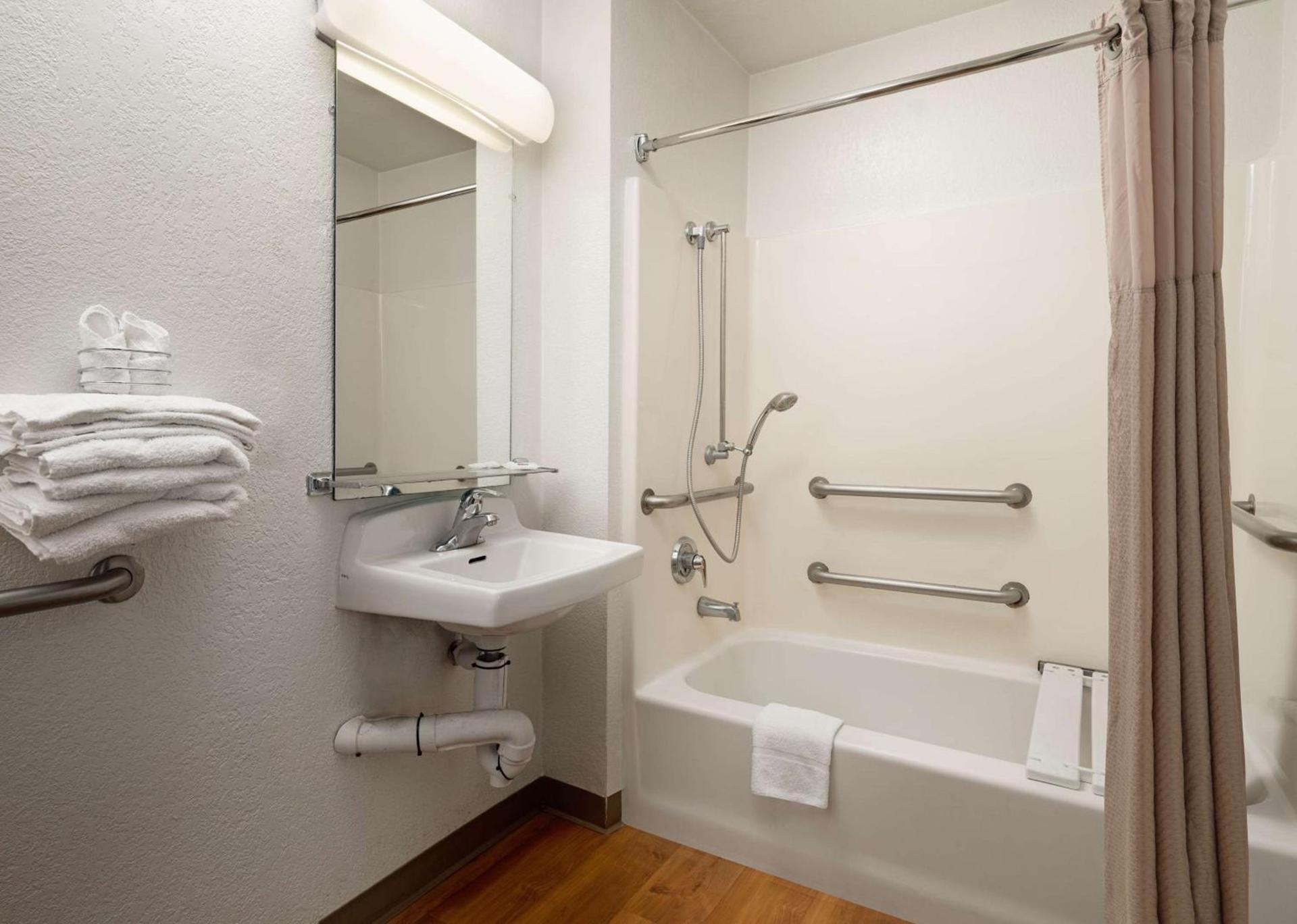 Motel 6-Camarillo, CA photo 21