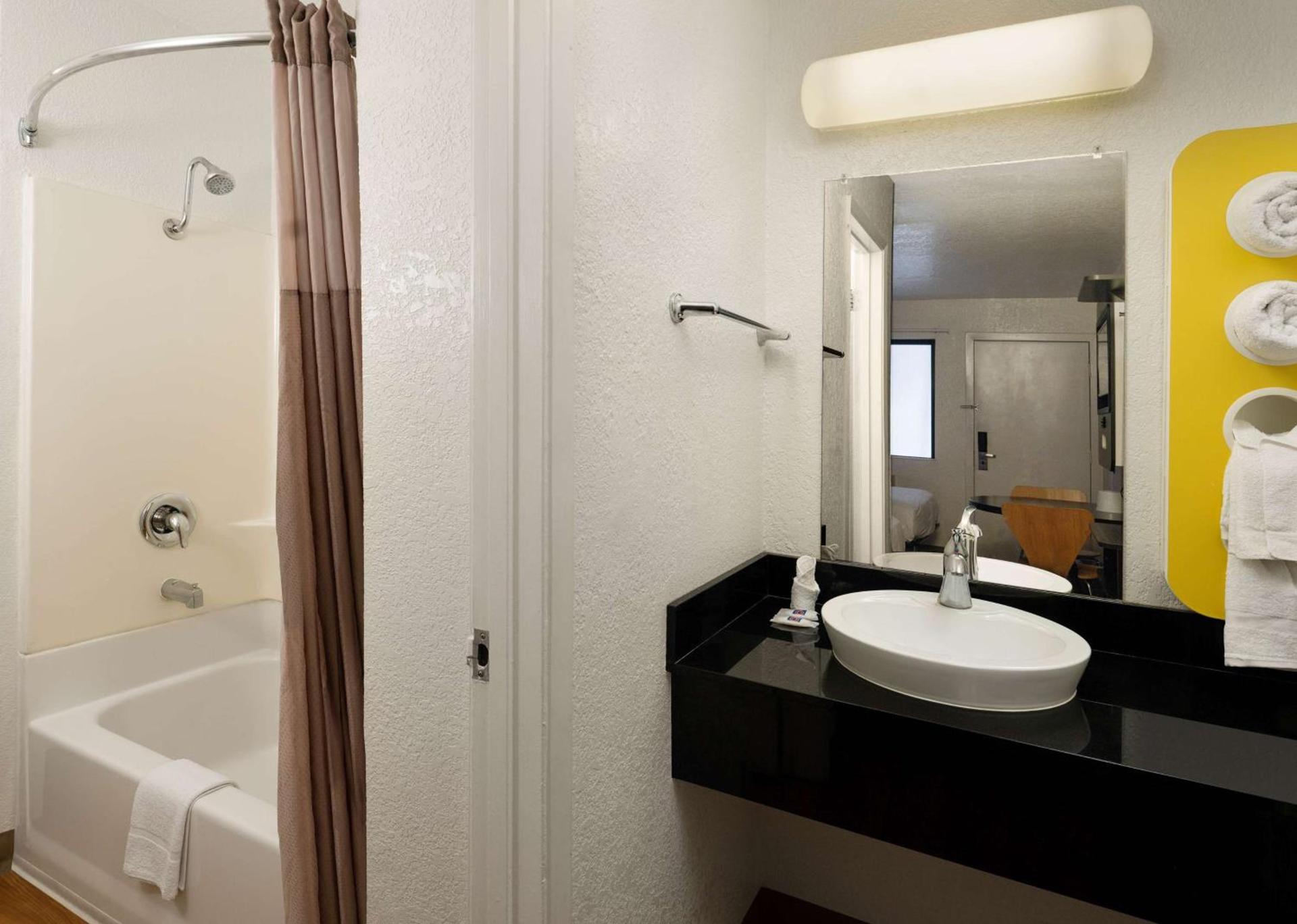 Motel 6-Camarillo, CA photo 22