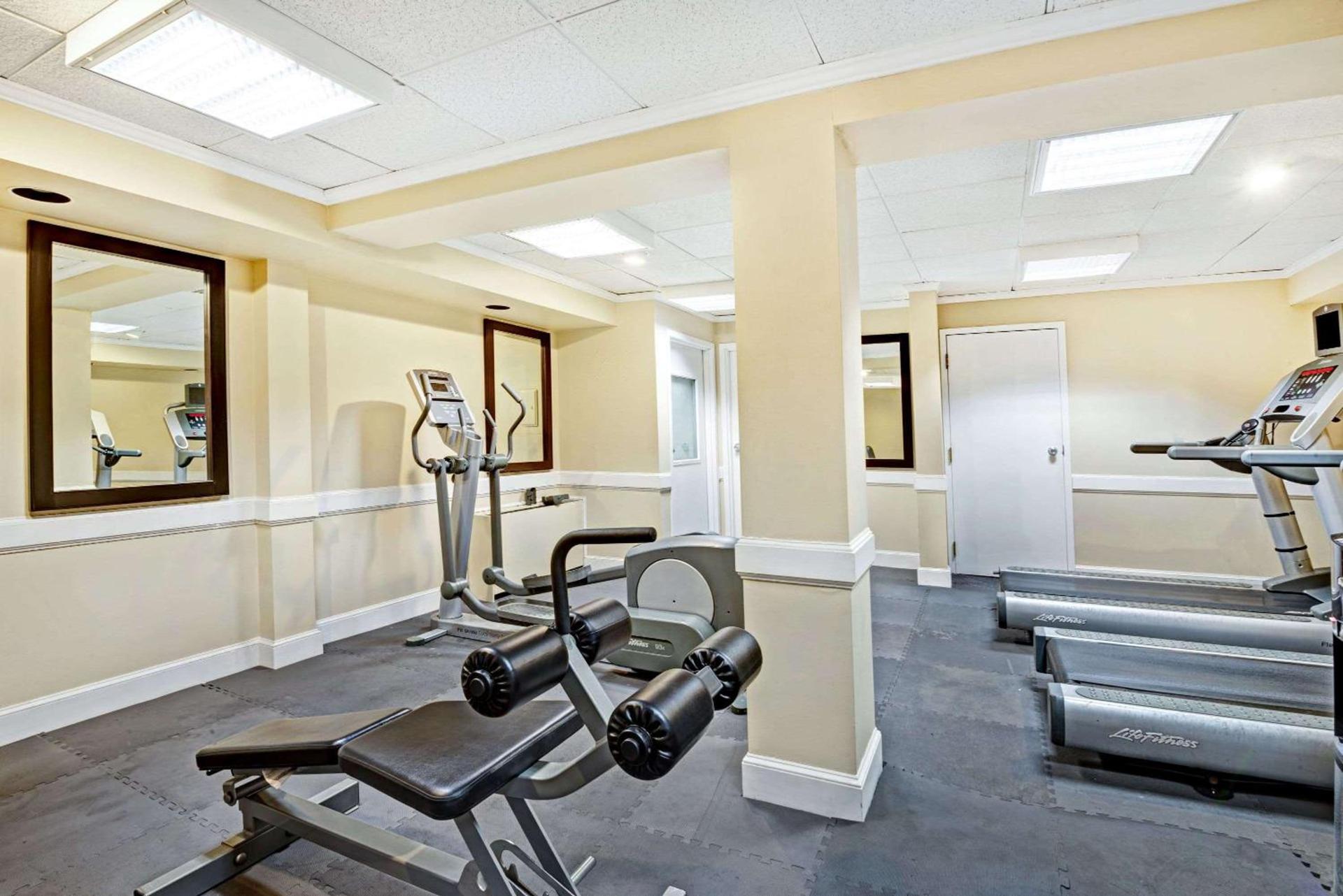 Ramada by Wyndham Seekonk Providence Area photo 3