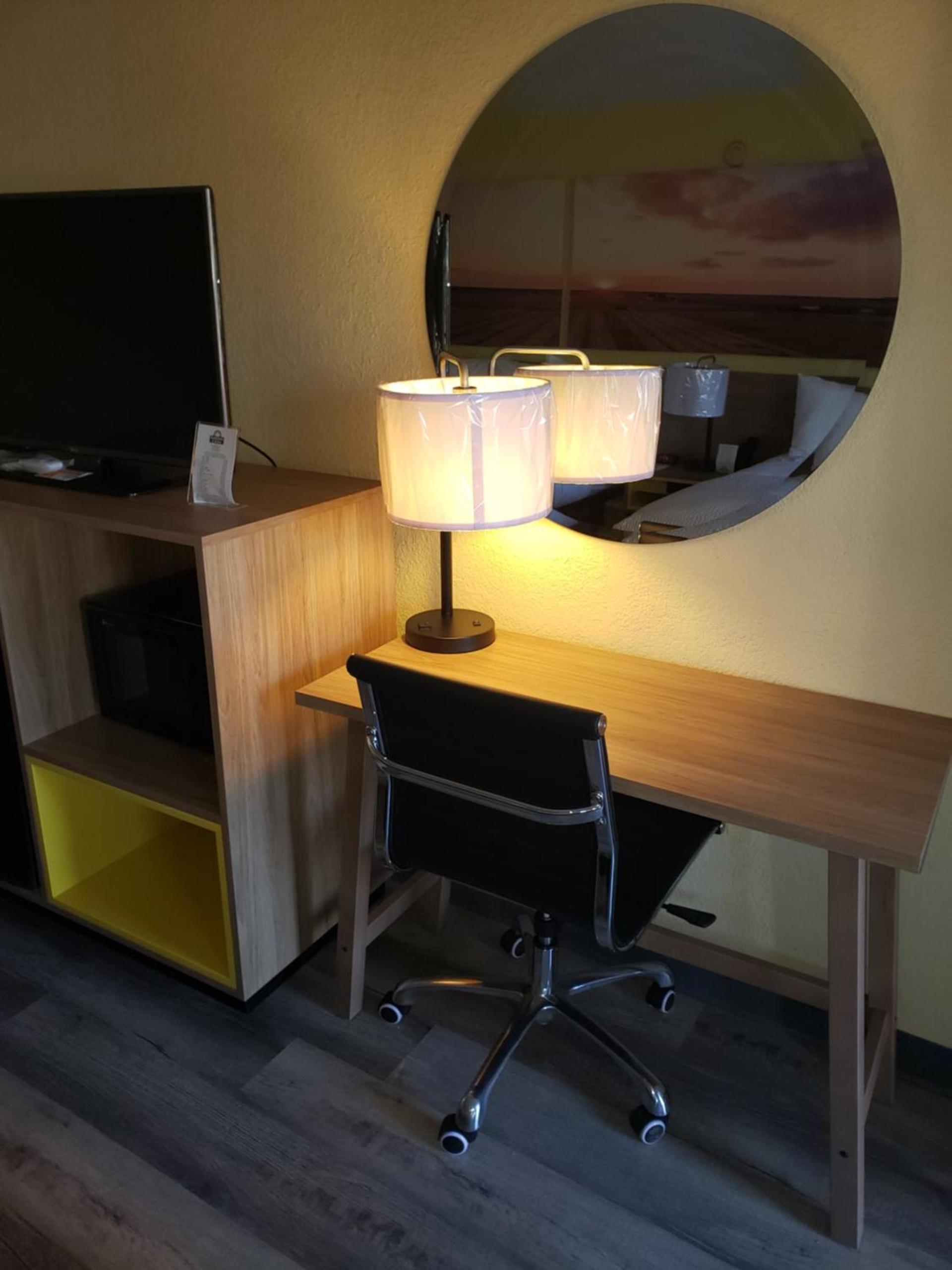 Days Inn & Suites by Wyndham Clovis photo 39