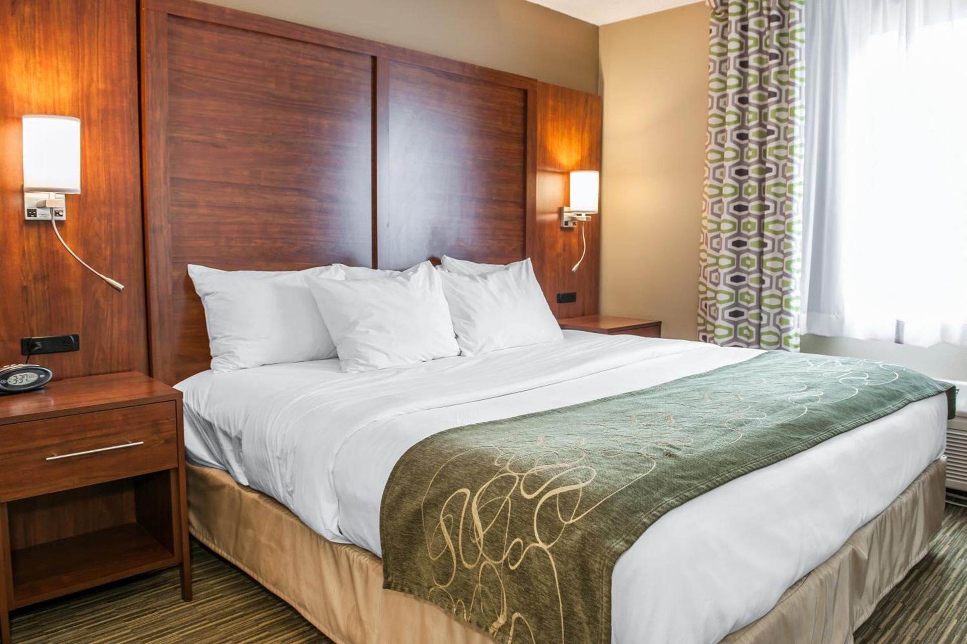 Comfort Suites Elkhart North photo 36
