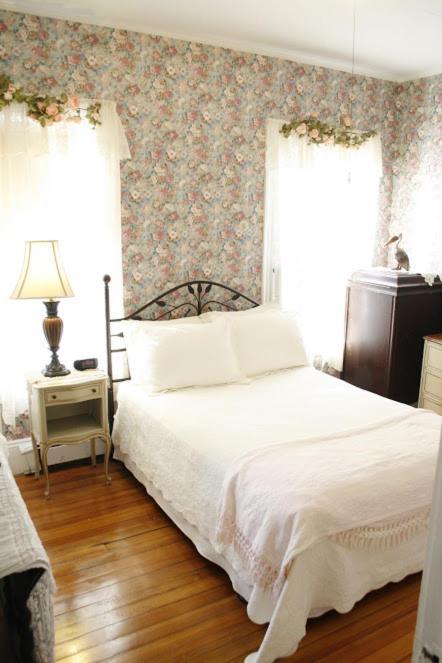 The Coolidge Corner Guest House: A Brookline Bed and Breakfast photo 46