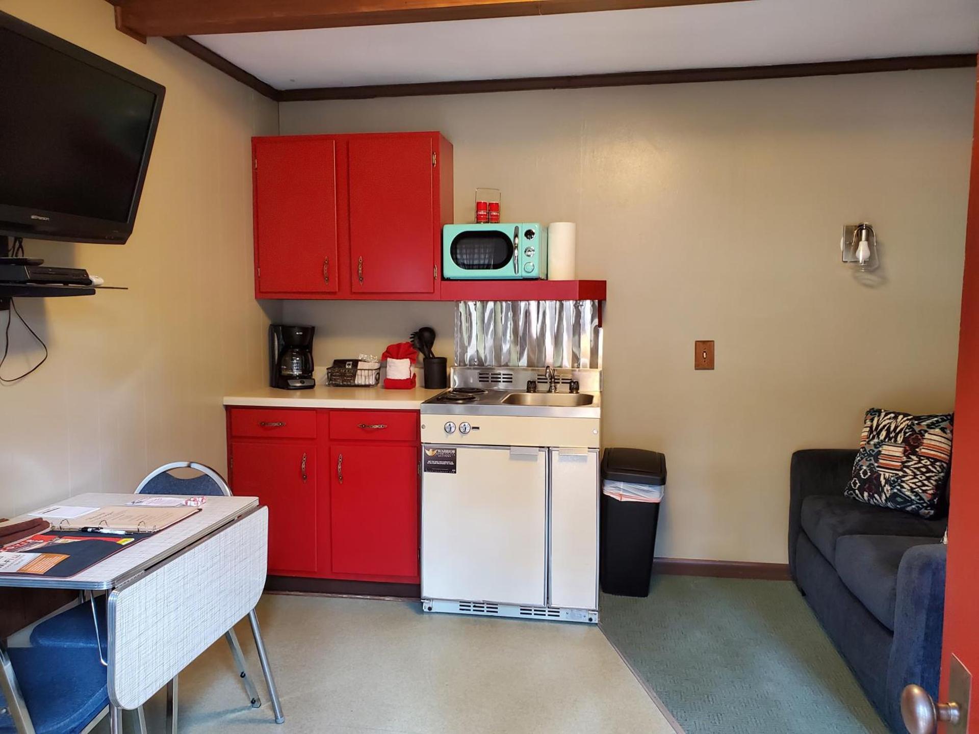 Swiftcurrent Lodge photo 33