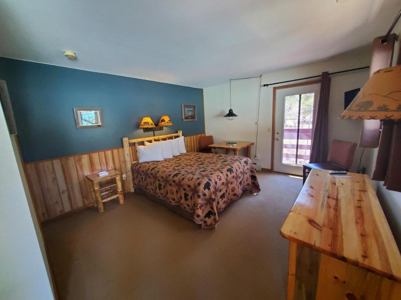 Swiftcurrent Lodge photo 50