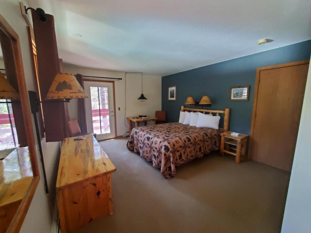 Swiftcurrent Lodge photo 49