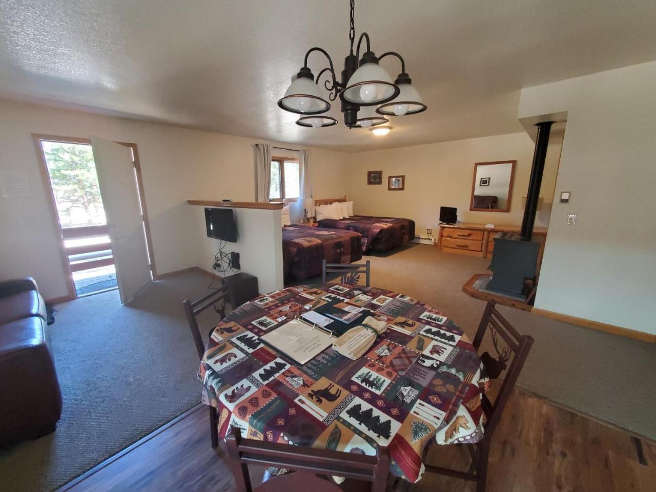 Swiftcurrent Lodge photo 29