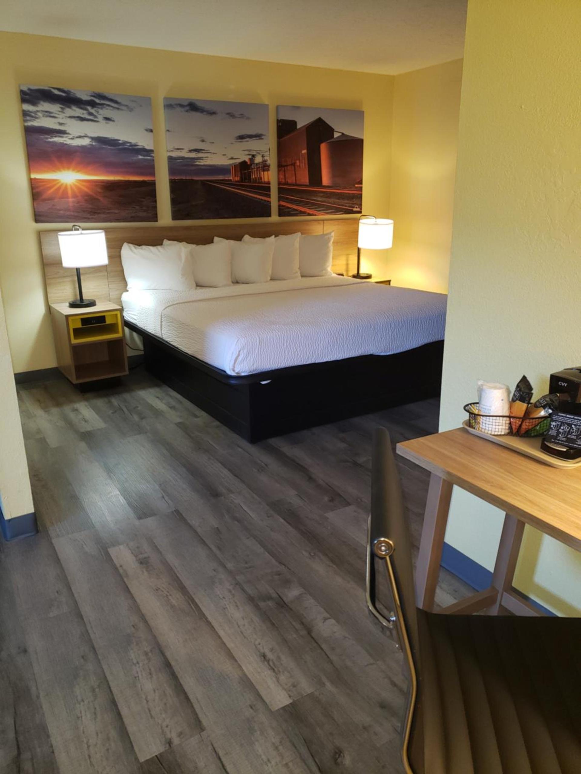 Days Inn & Suites by Wyndham Clovis photo 41
