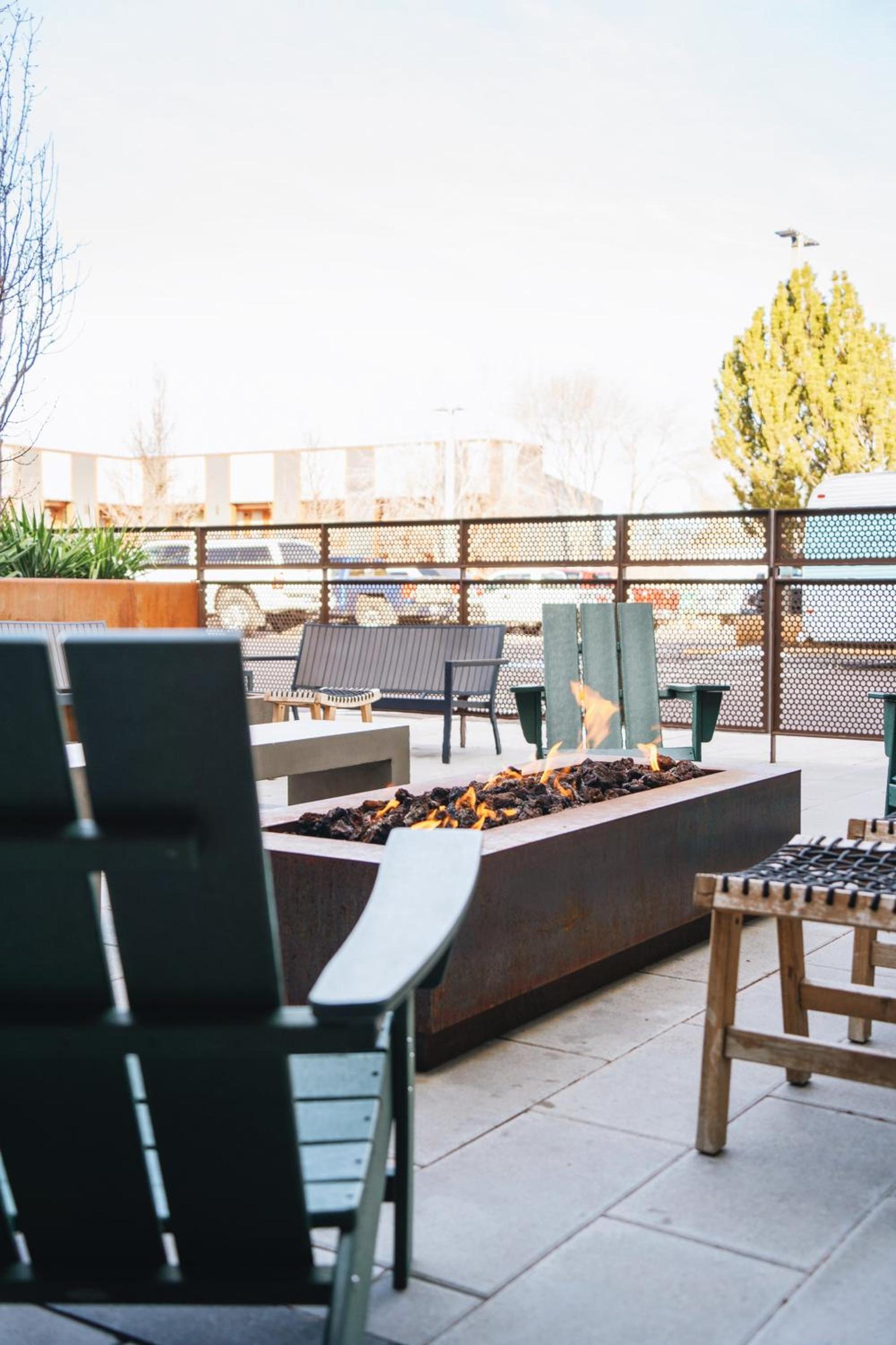 Waypoint Hotel photo 29