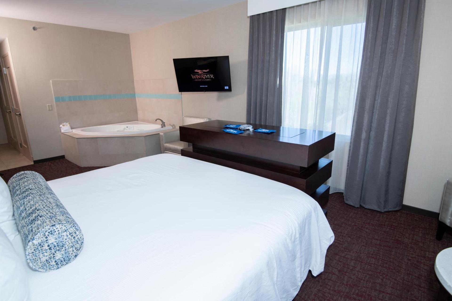 Win-River Resort and Casino photo 31