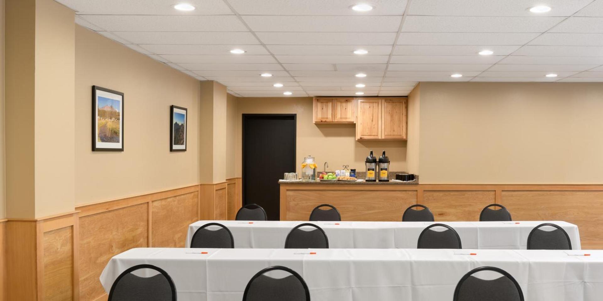 Waypoint Hotel photo 46
